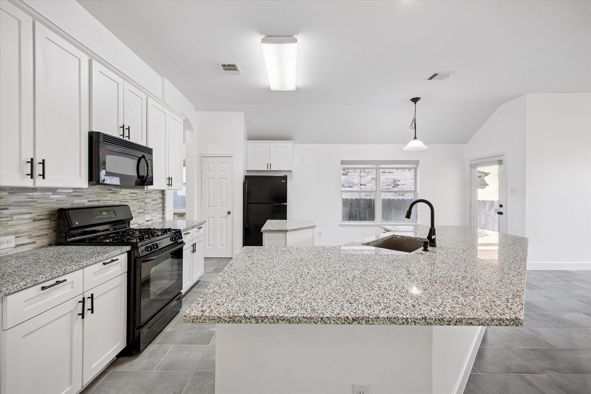 2995 N Overland St, Round Rock, TX 78681