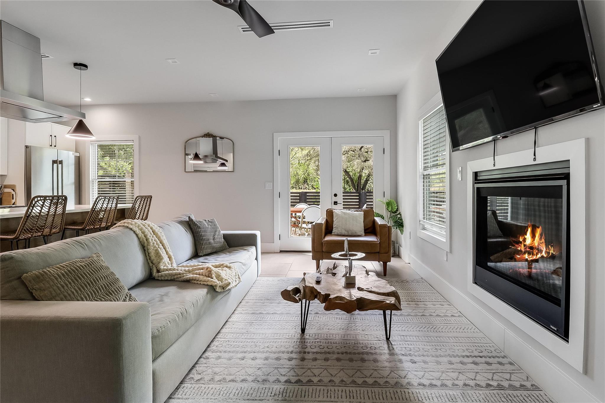 1111 W Annie St # B, Austin, TX 78704