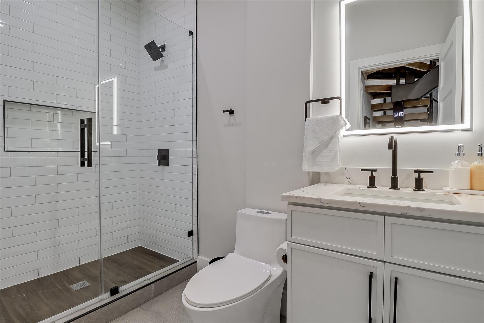 1111 W Annie St # B, Austin, TX 78704