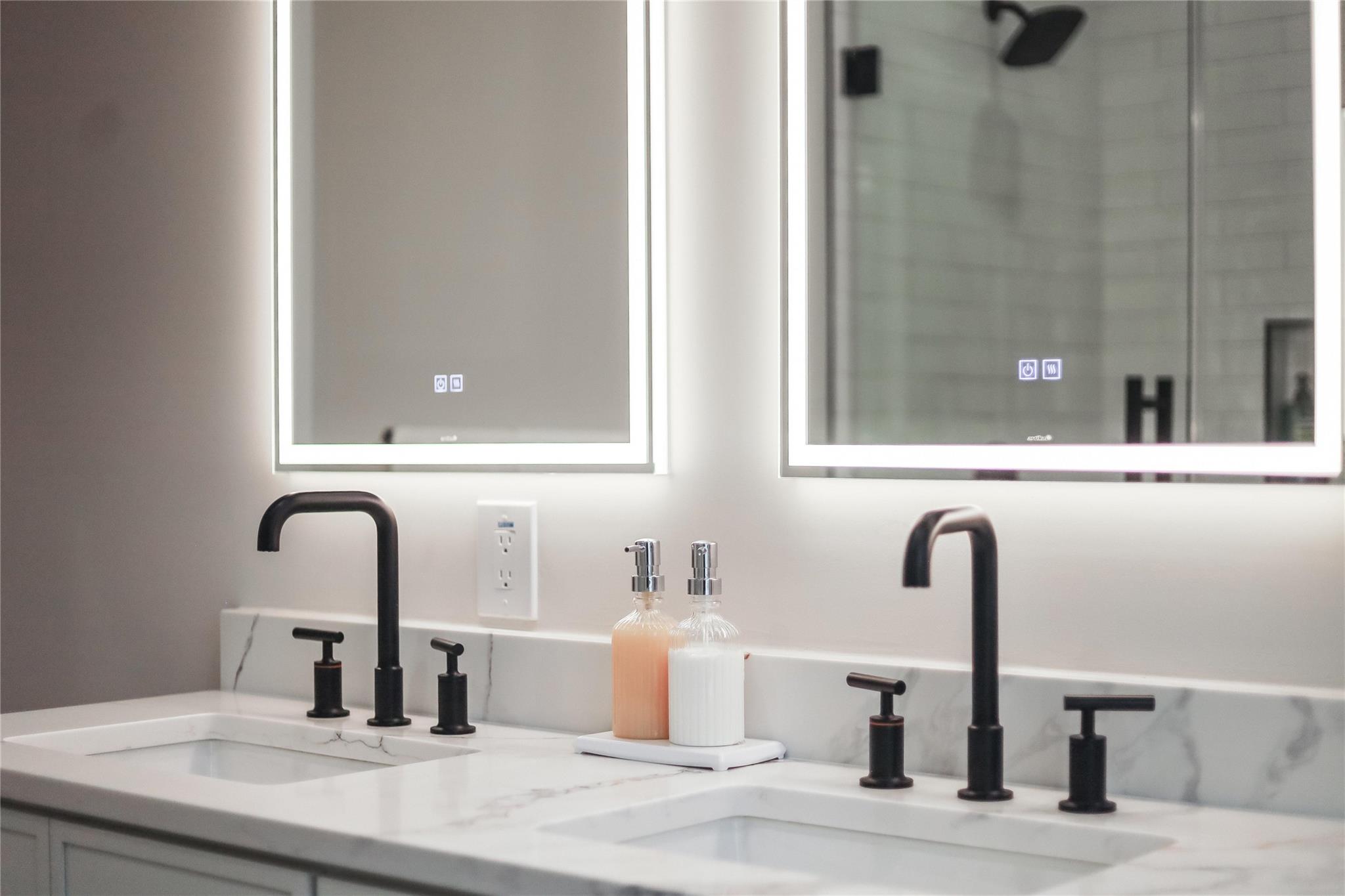 1111 W Annie St # B, Austin, TX 78704