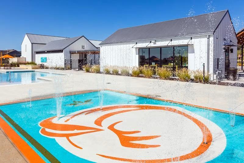 101 Copper Lily Dr, Liberty Hill, TX 78642