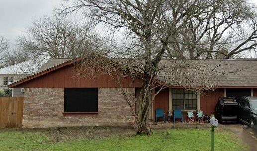530A S Guadalupe St, Lockhart, TX 78644