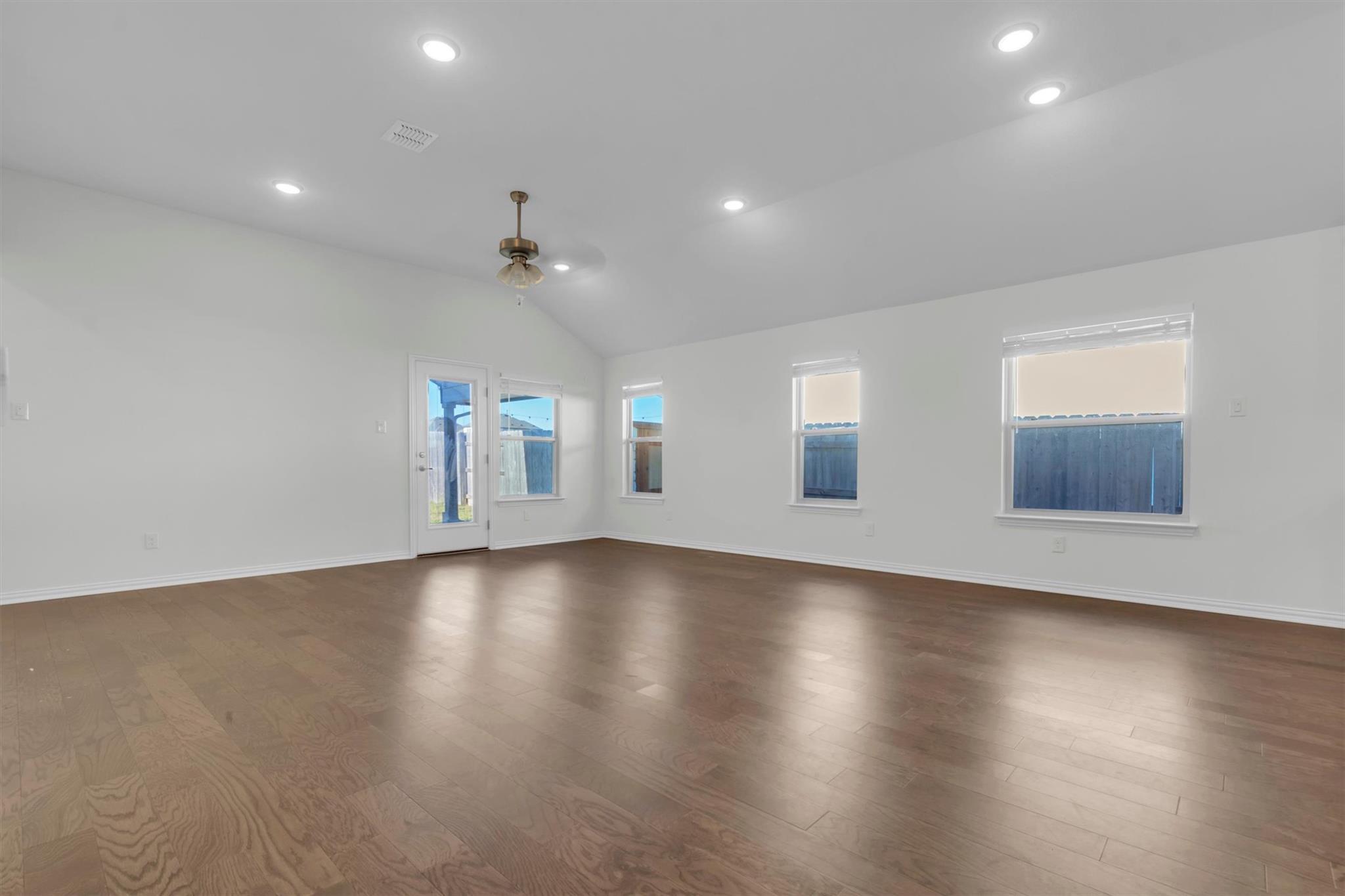 356 Biscayne Bay Bnd, Kyle, TX 78640