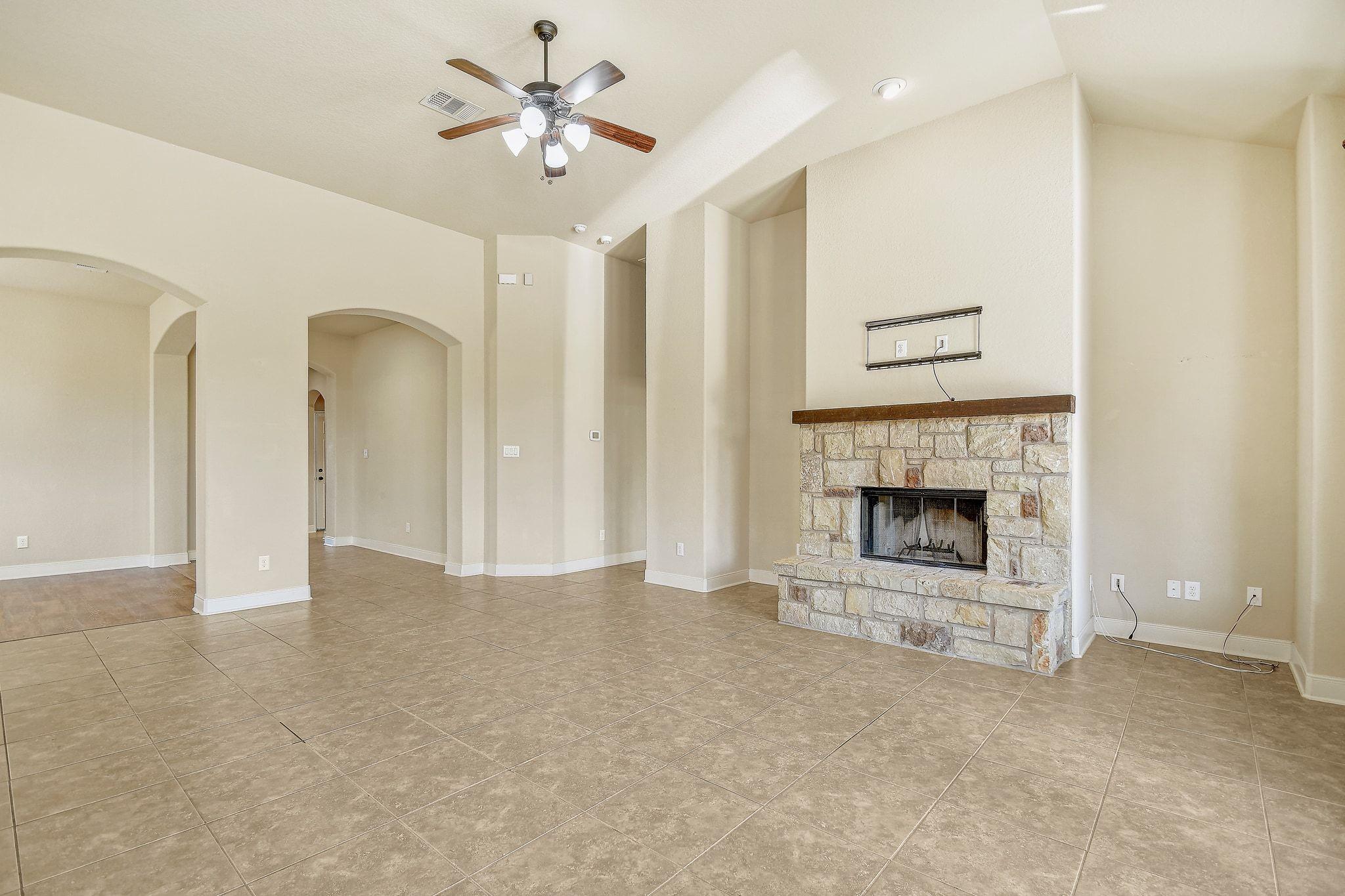 136 Gruene Hvn, New Braunfels, TX 78132