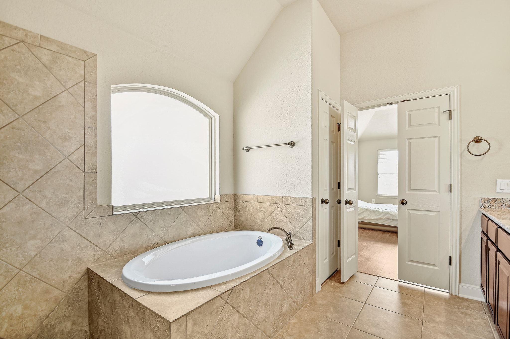 136 Gruene Hvn, New Braunfels, TX 78132