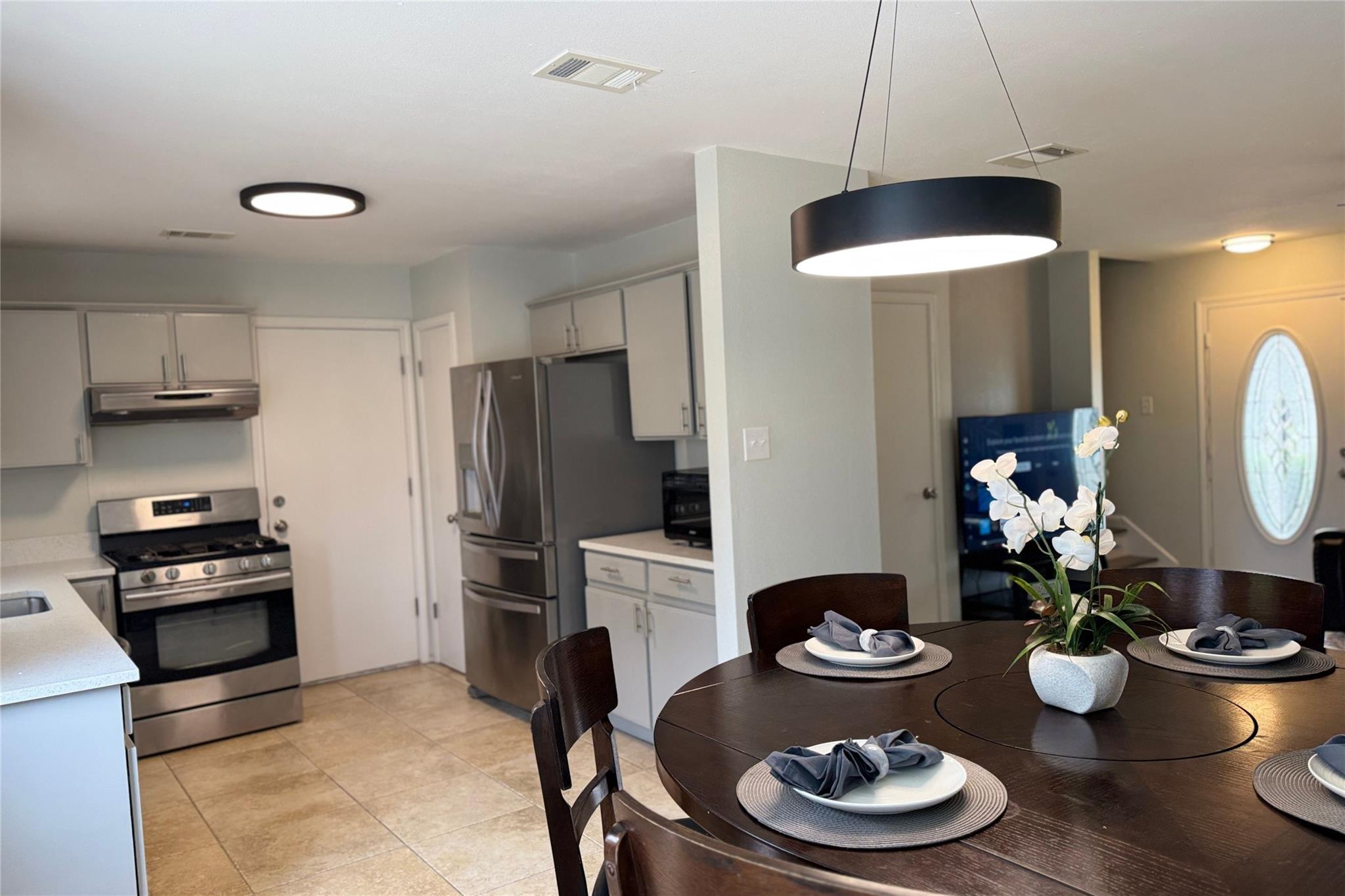 6300 Crumley Ln, Austin, TX 78741