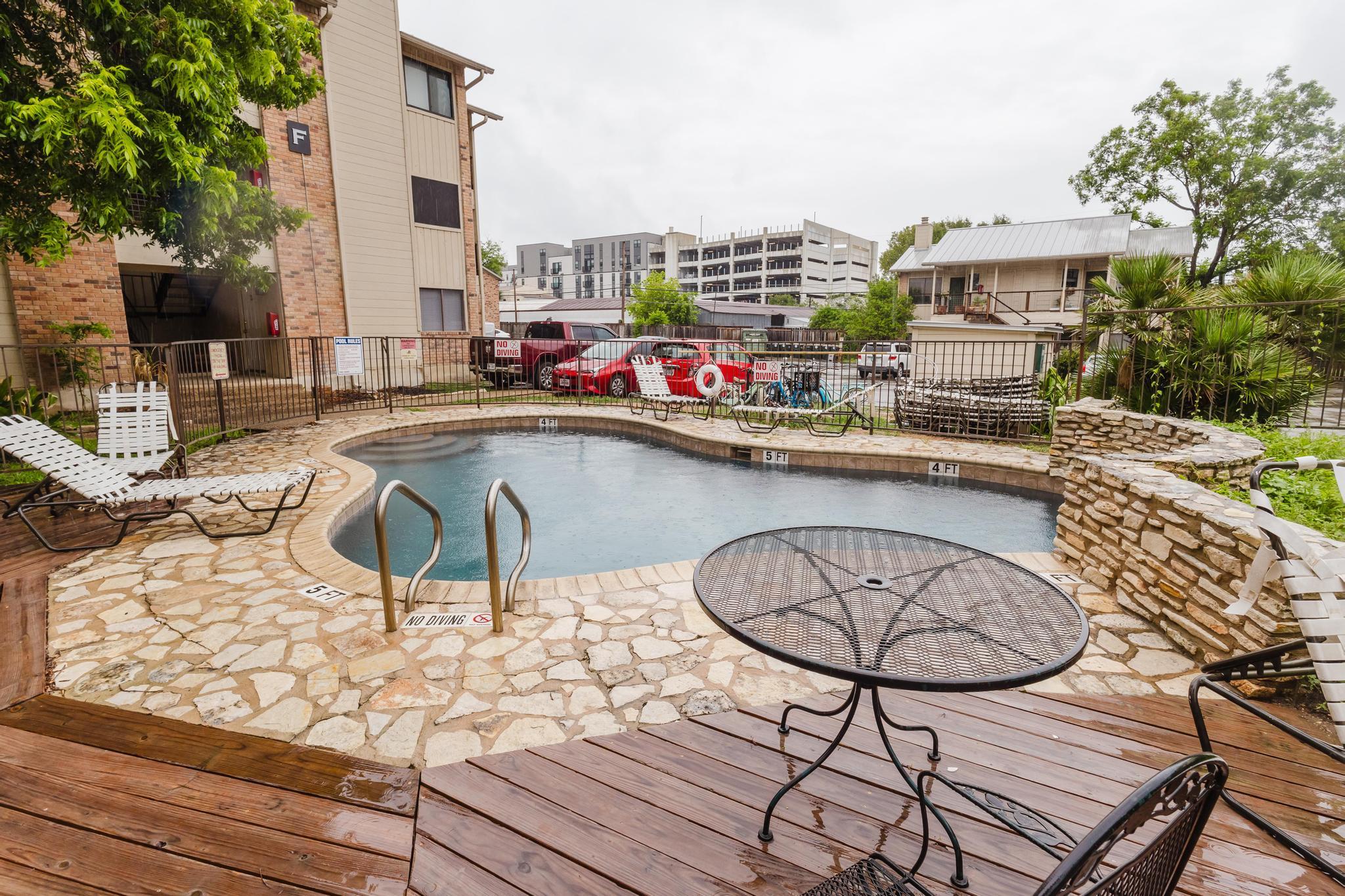 421 W San Antonio St # I3, San Marcos, TX 78666