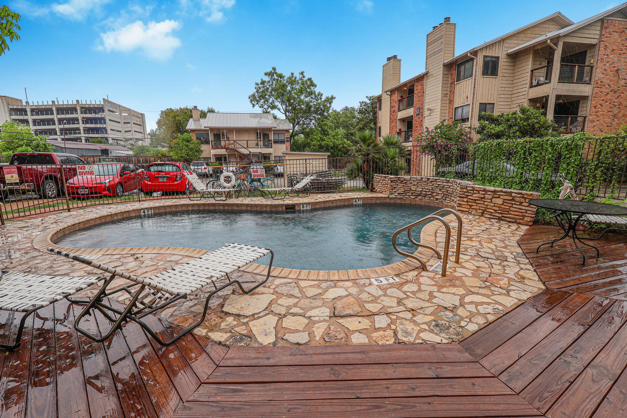421 W San Antonio St # I3, San Marcos, TX 78666
