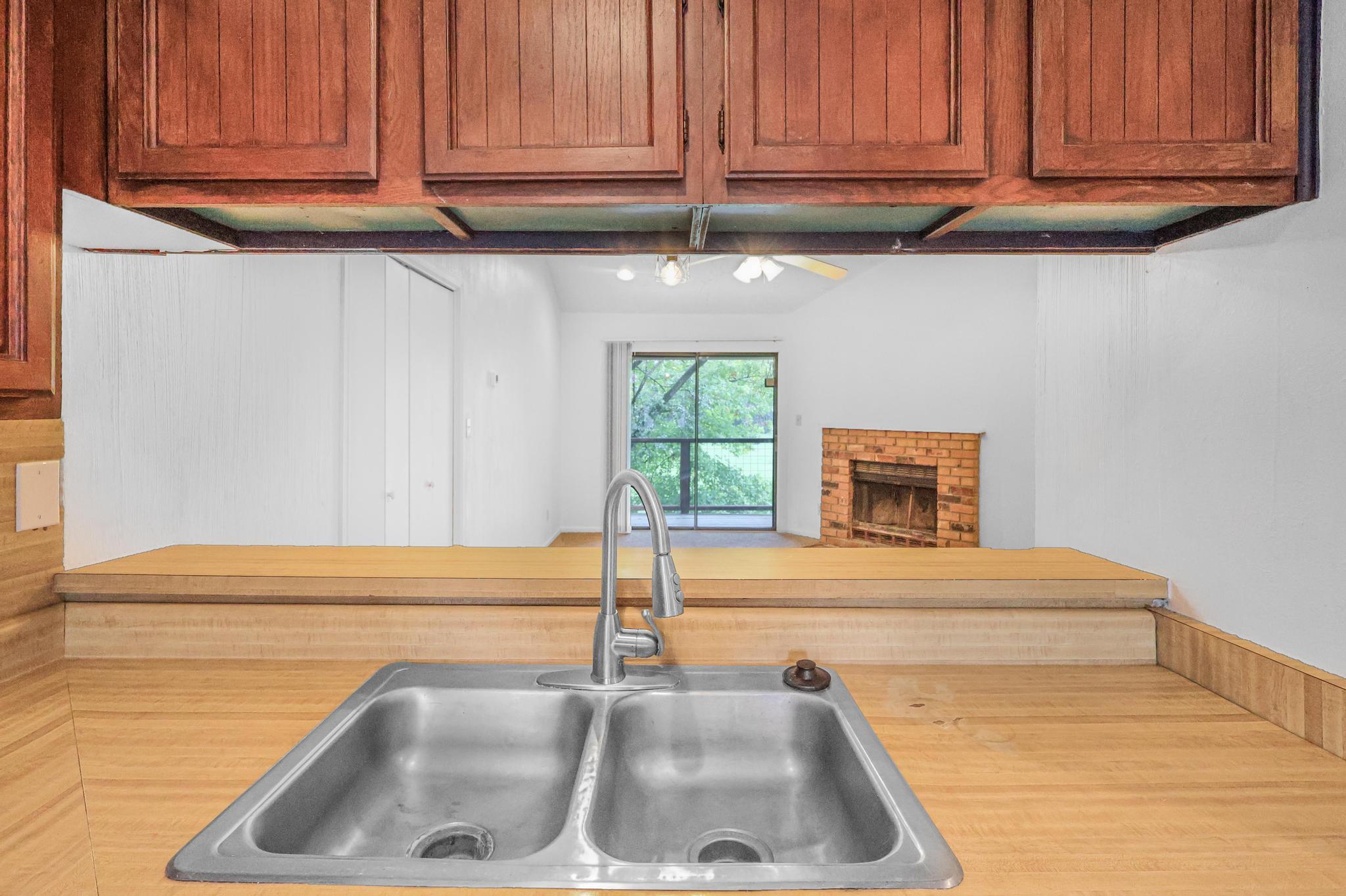 421 W San Antonio St # I3, San Marcos, TX 78666