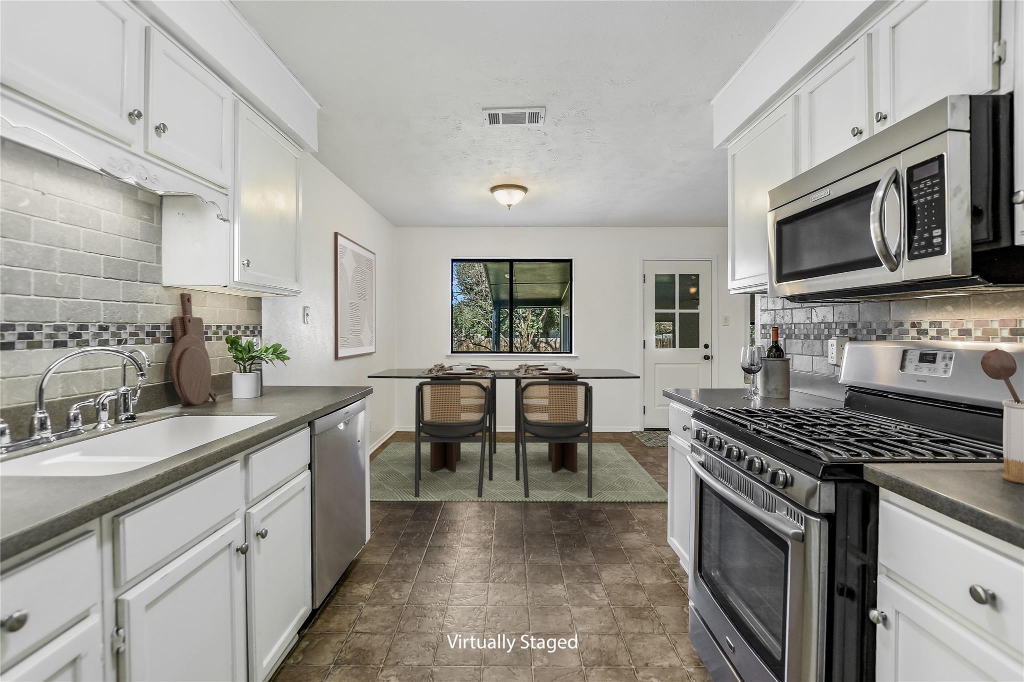 10104 Woodland Village Dr, Austin, TX 78750