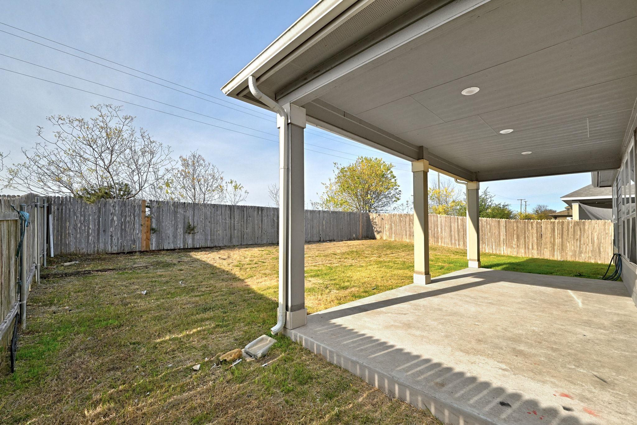 112 W Point Way, Elgin, TX 78621