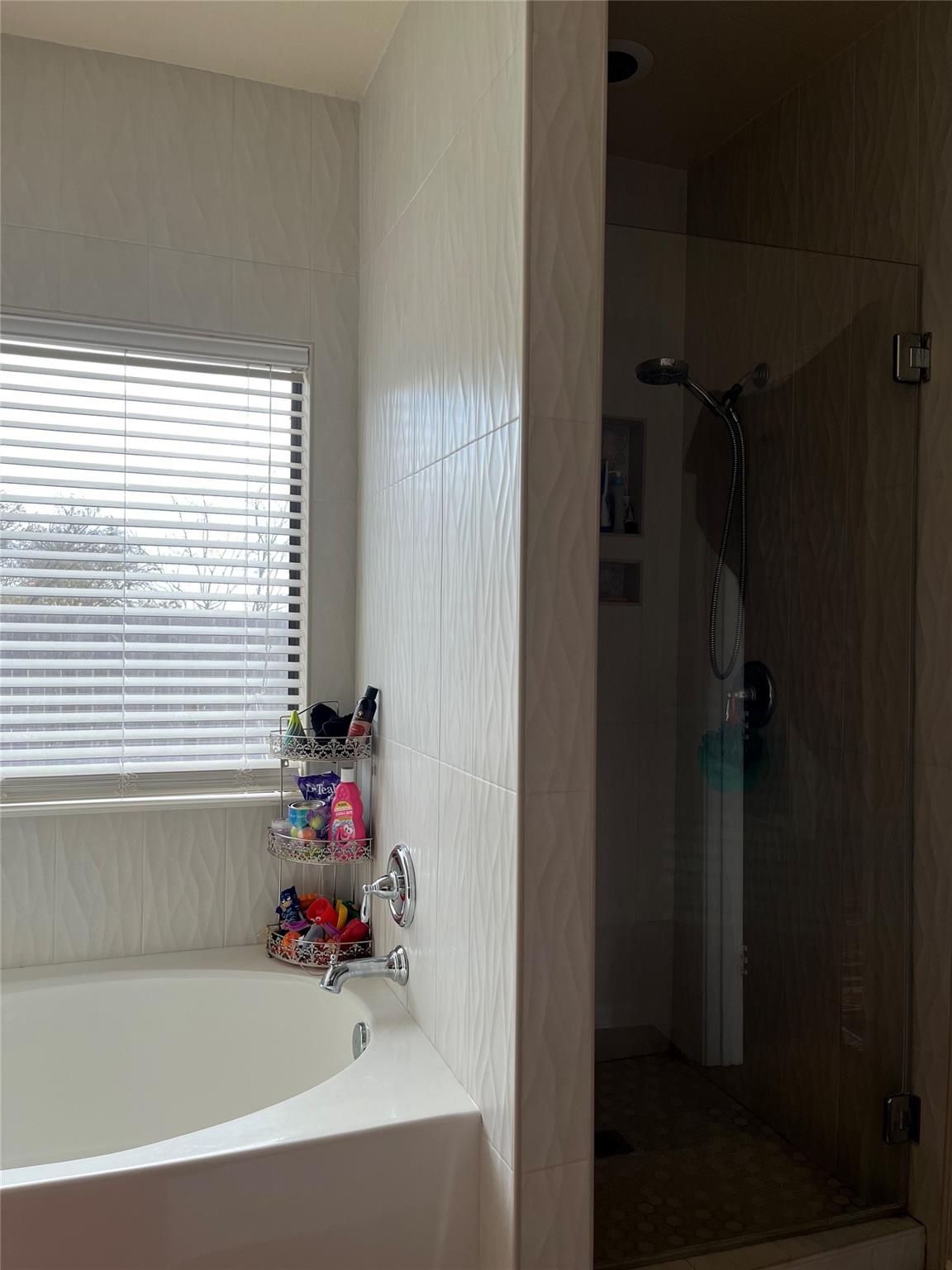 1393 Woodlands Dr, Kyle, TX 78640