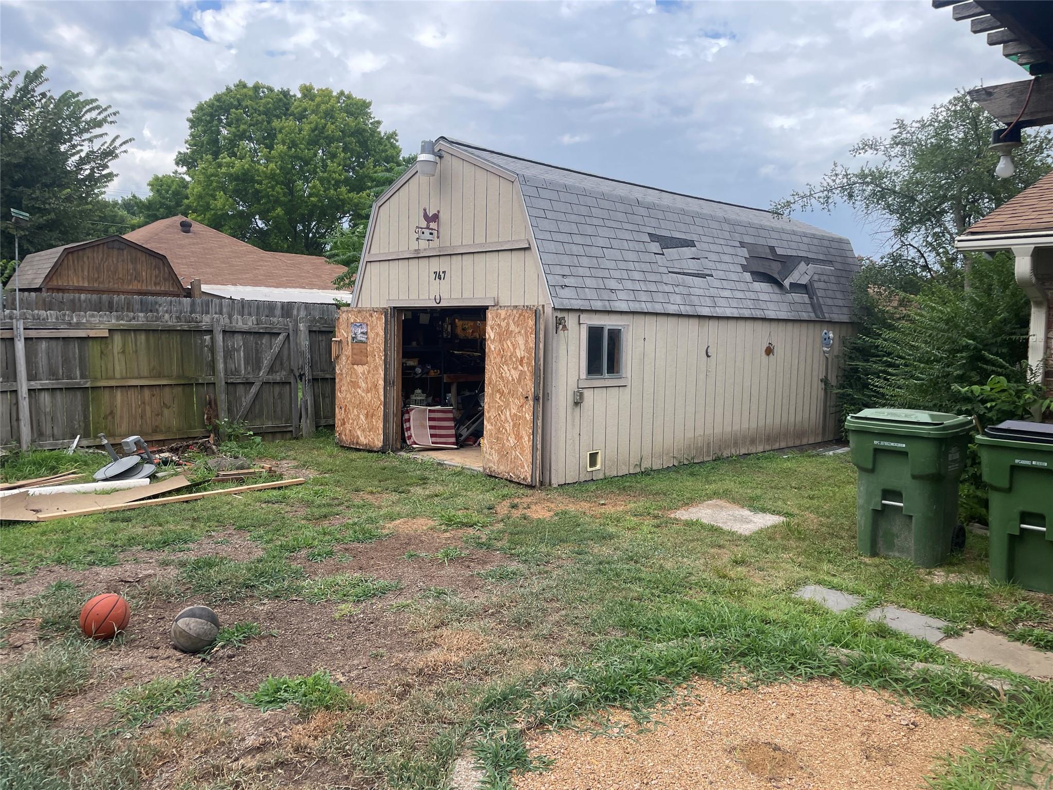 747 Quinette Dr, Seagoville, TX 75159