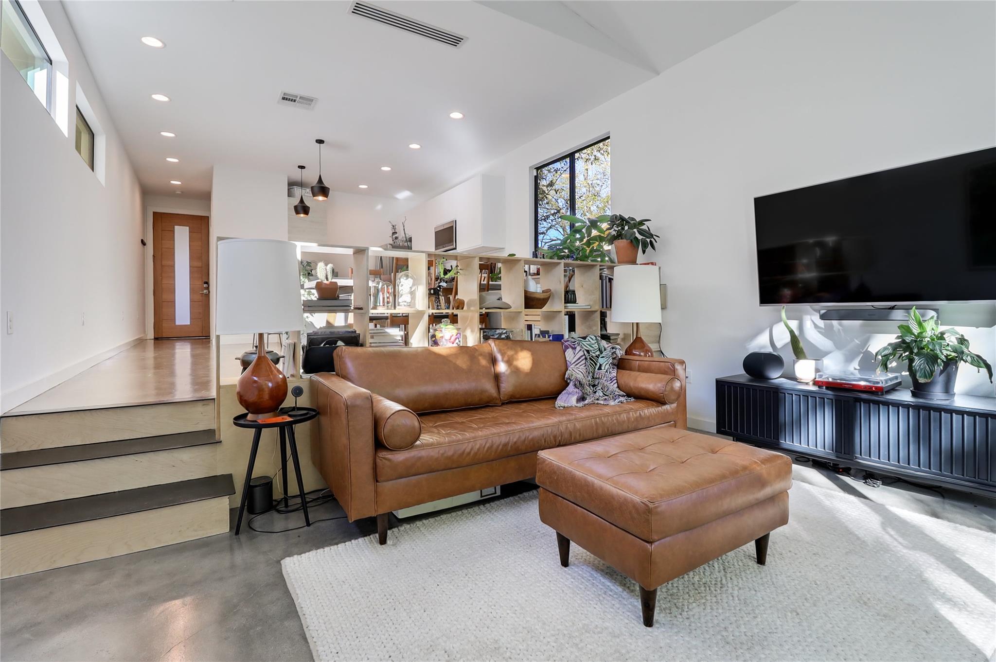 2709 E 14th St # A, Austin, TX 78702