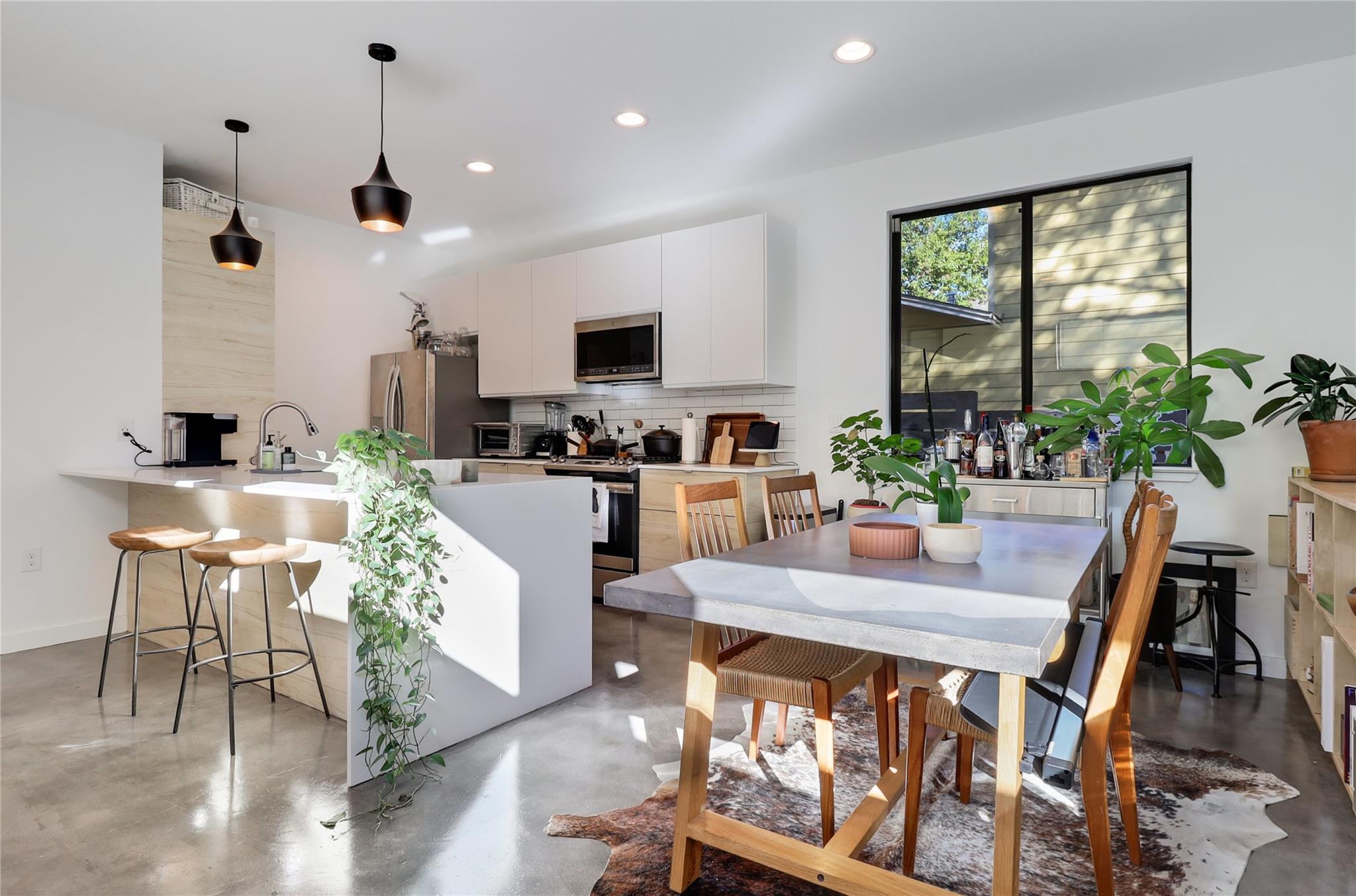 2709 E 14th St # A, Austin, TX 78702