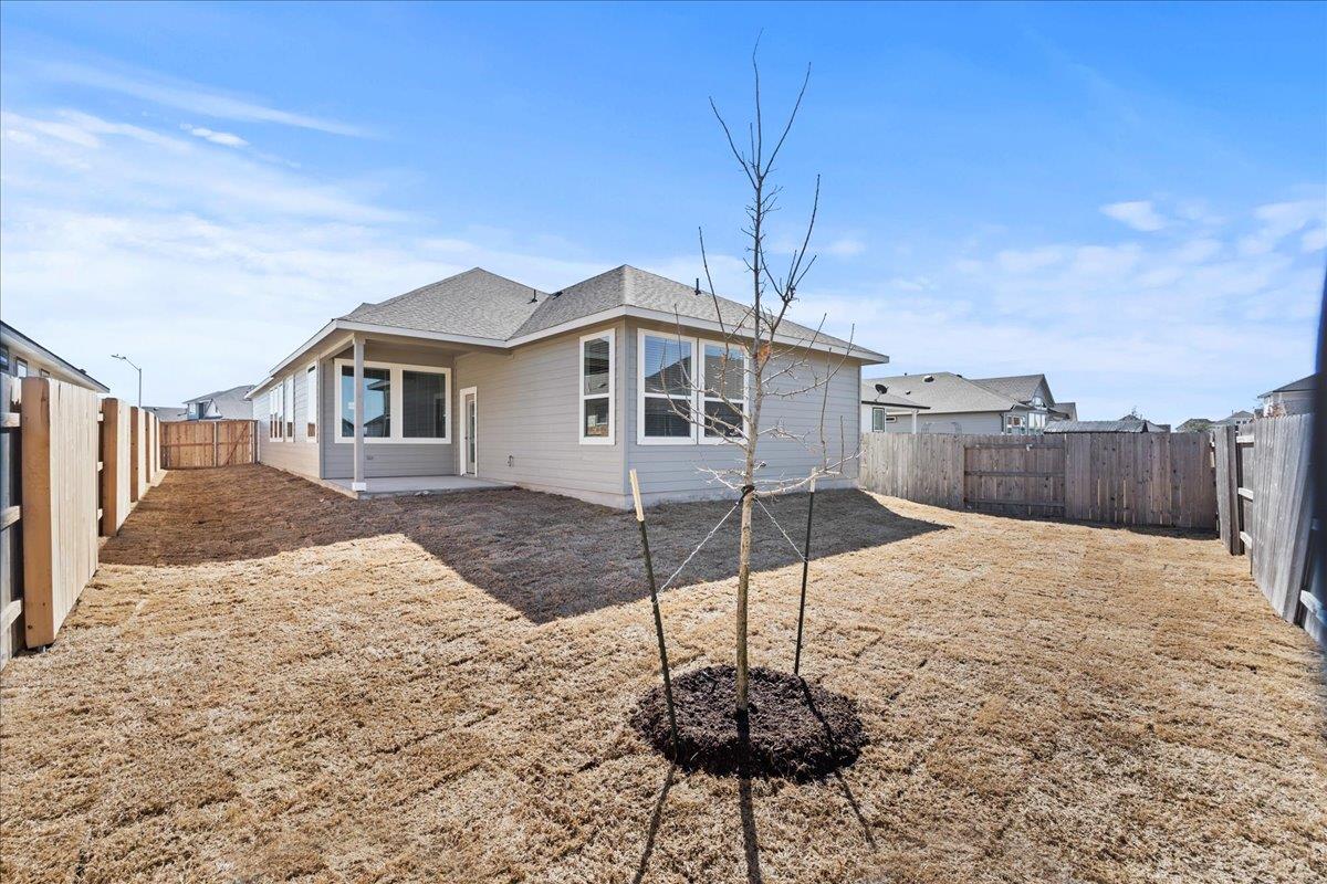 142 Paul Pena Dr, San Marcos, TX 78666