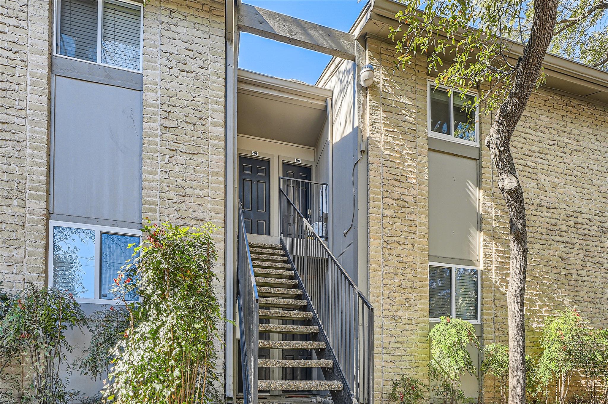 3018 S 1st St # 204, Austin, TX 78704