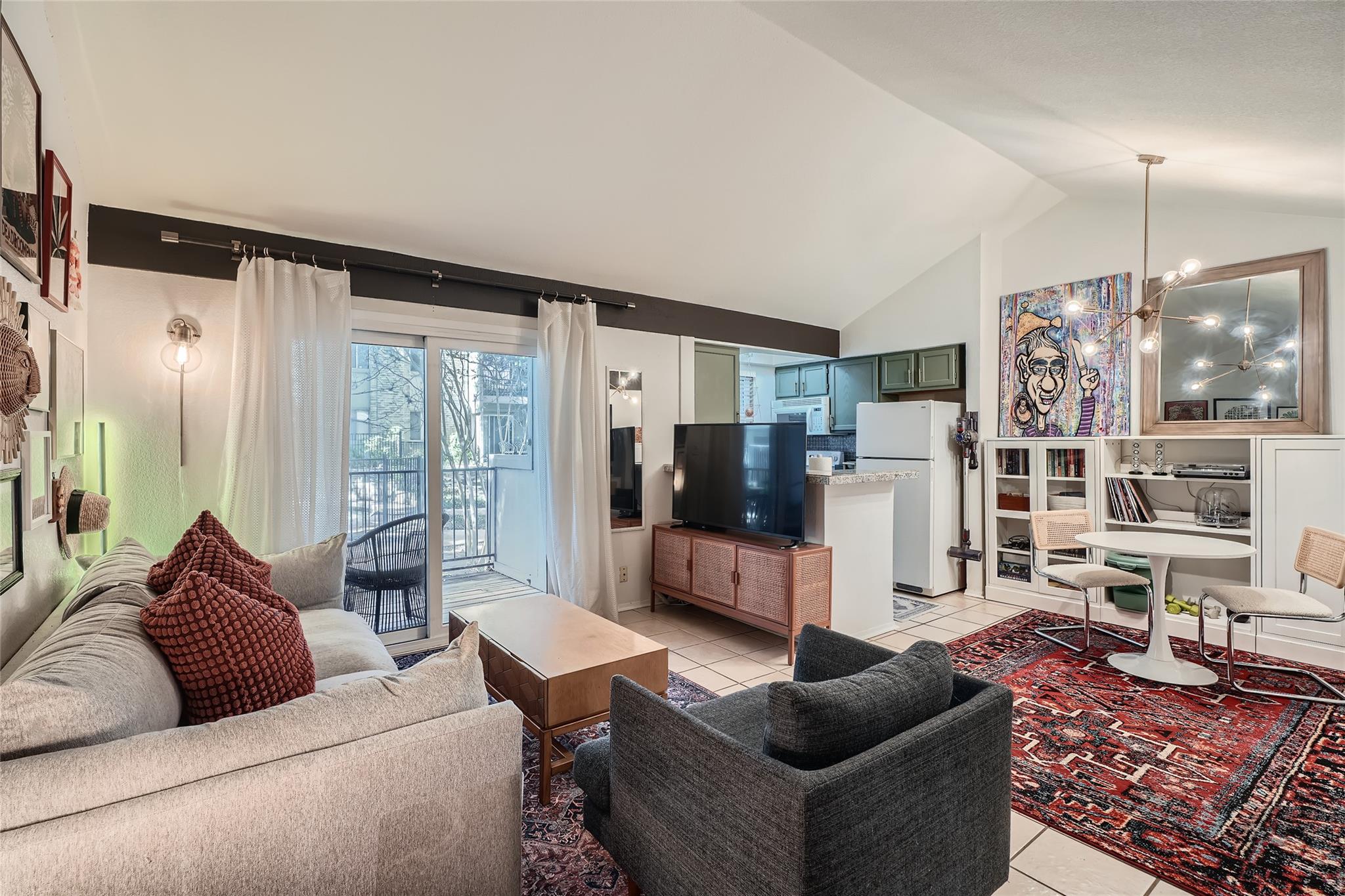 3018 S 1st St # 204, Austin, TX 78704