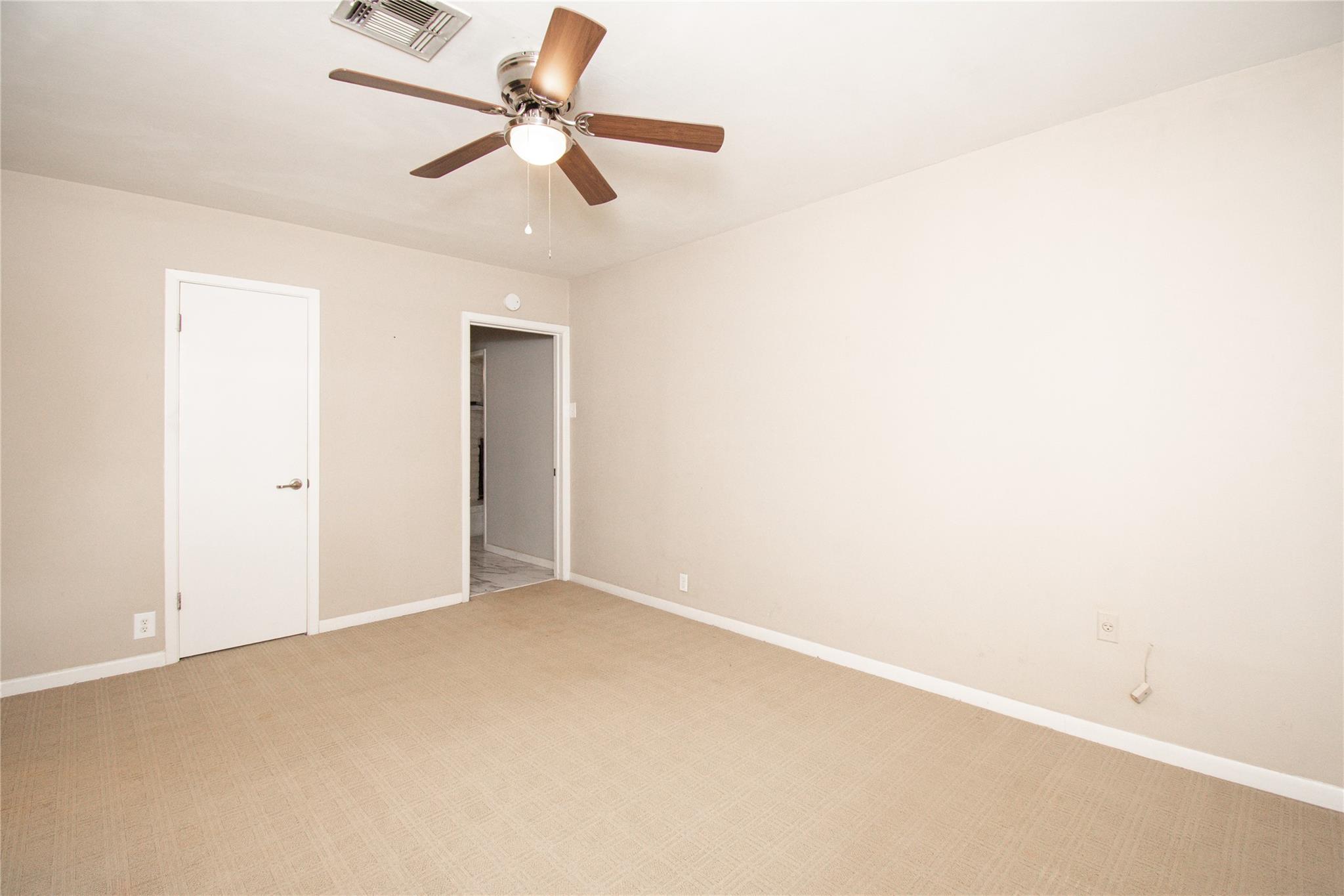 812 N Penelope St, Belton, TX 76513