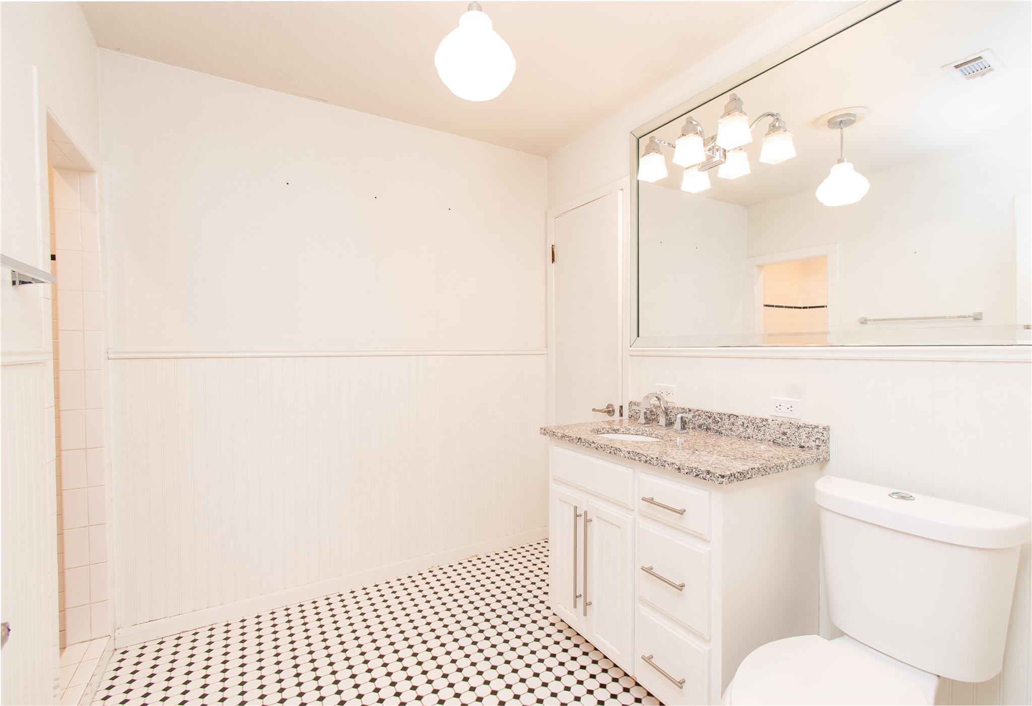 812 N Penelope St, Belton, TX 76513