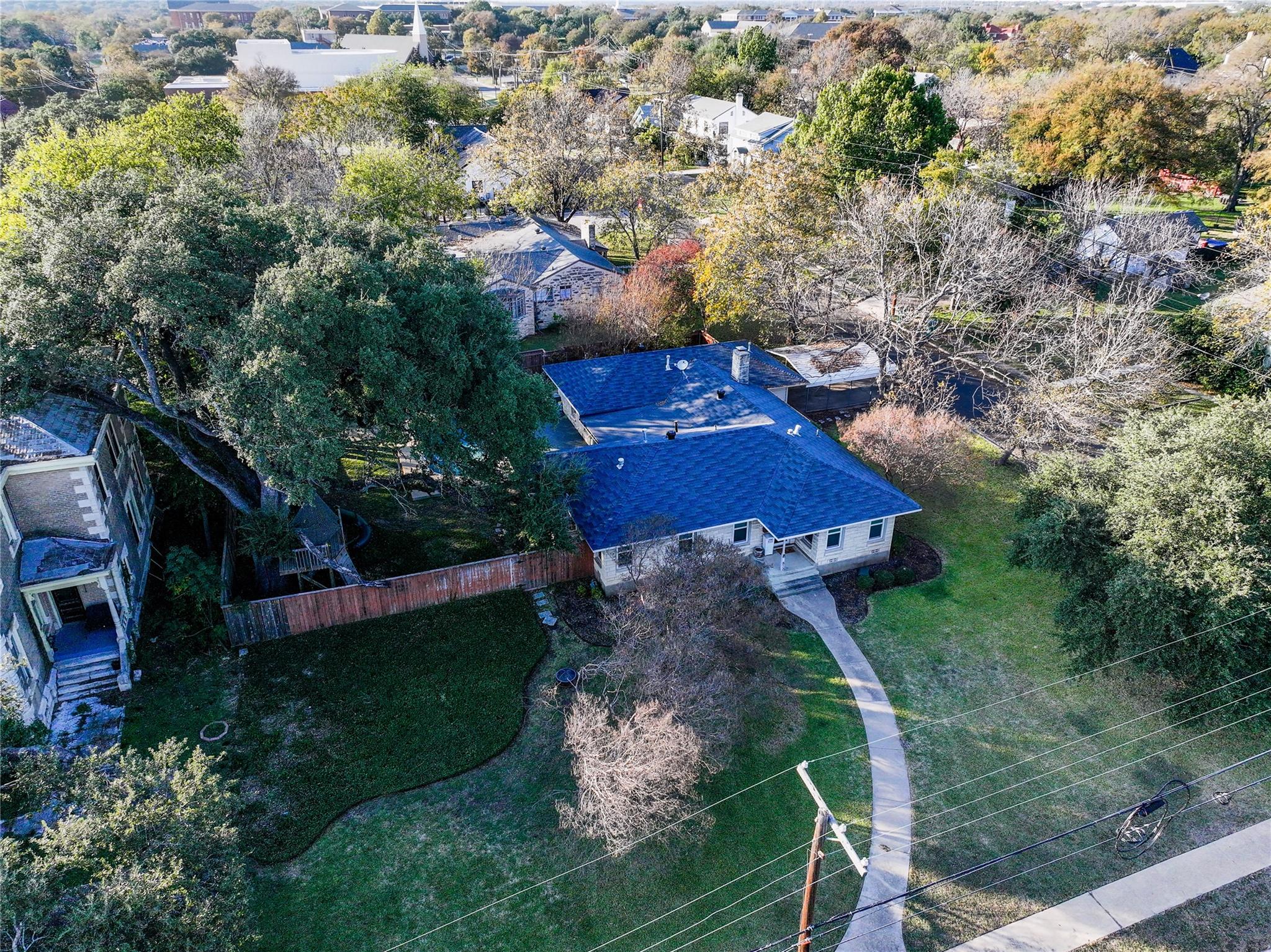 812 N Penelope St, Belton, TX 76513