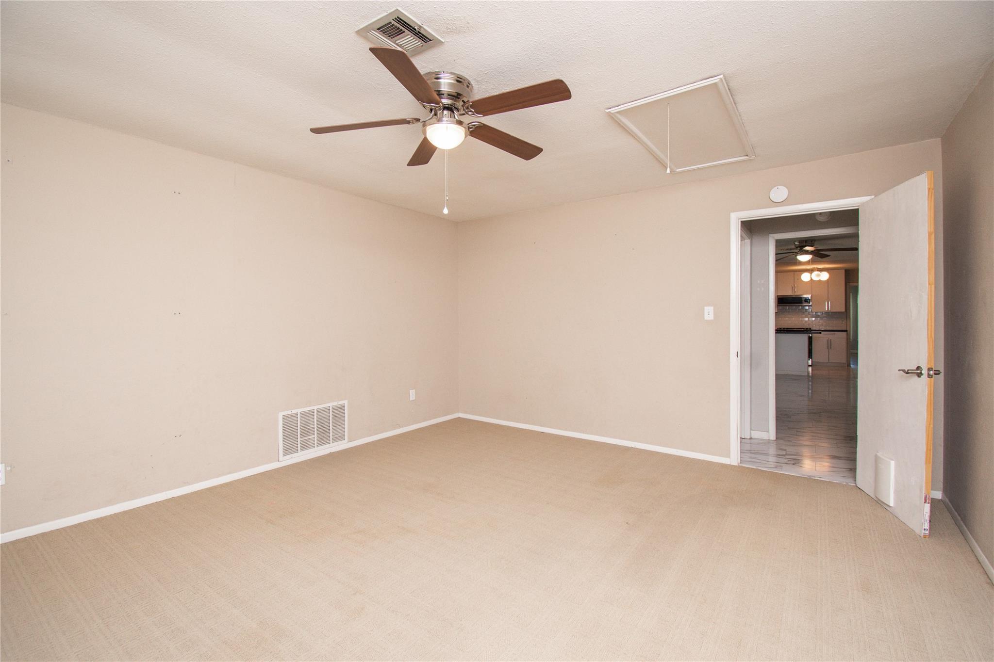 812 N Penelope St, Belton, TX 76513