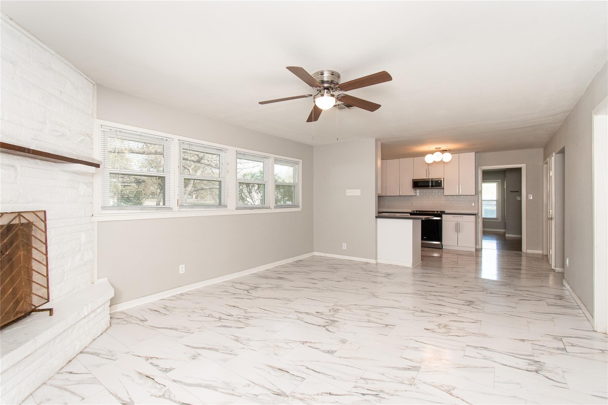 812 N Penelope St, Belton, TX 76513