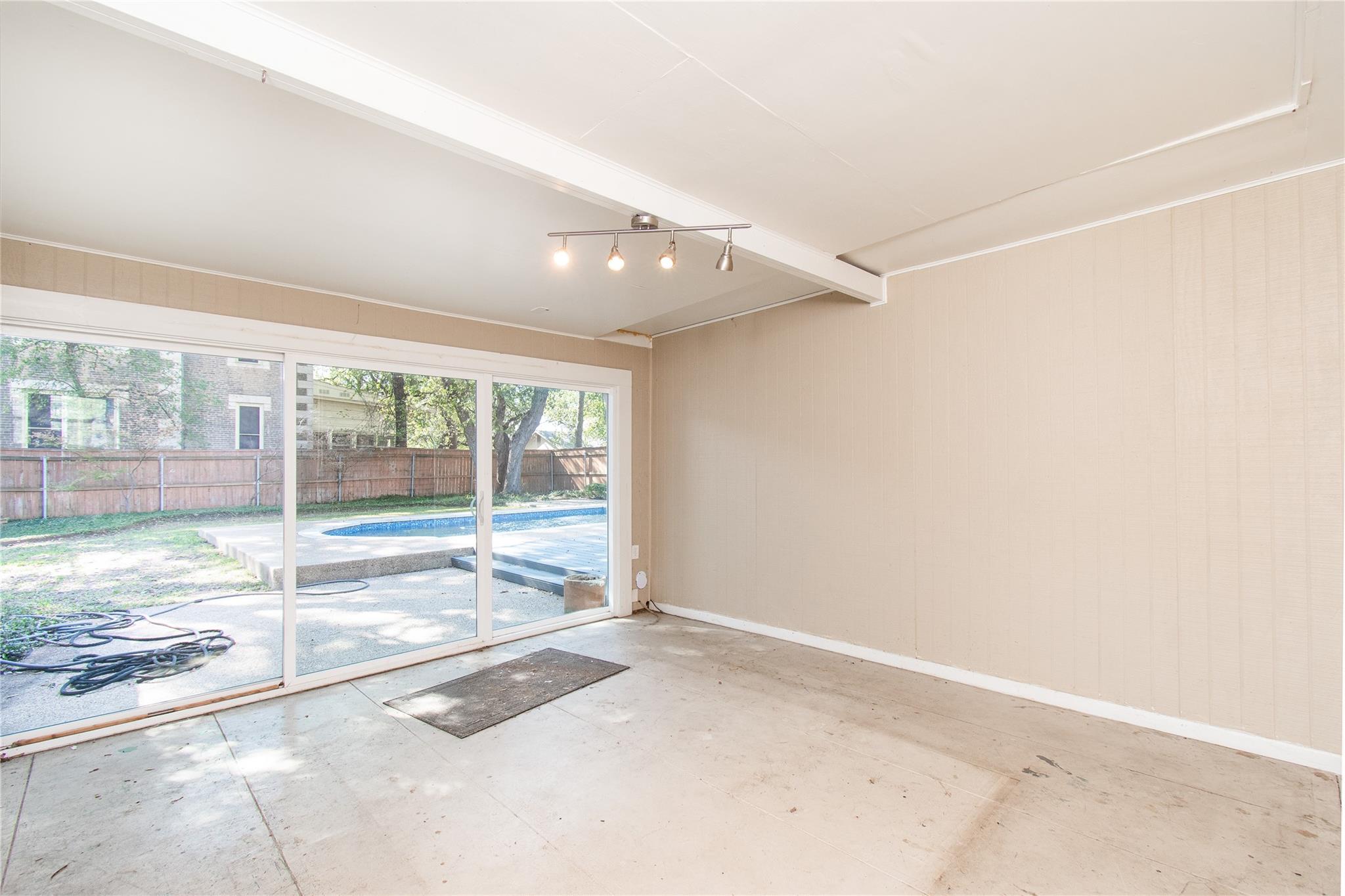 812 N Penelope St, Belton, TX 76513