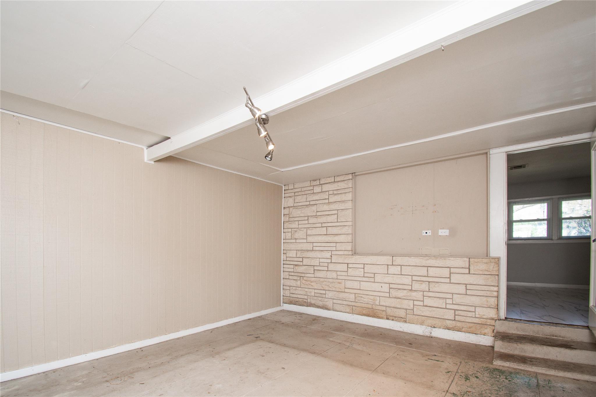 812 N Penelope St, Belton, TX 76513