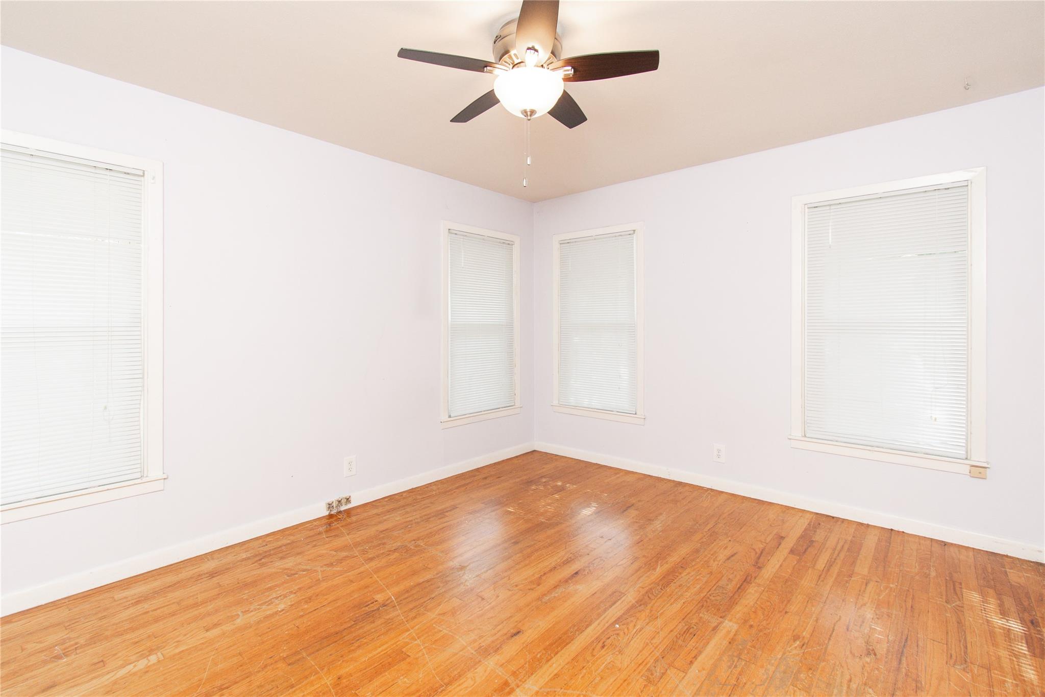 812 N Penelope St, Belton, TX 76513