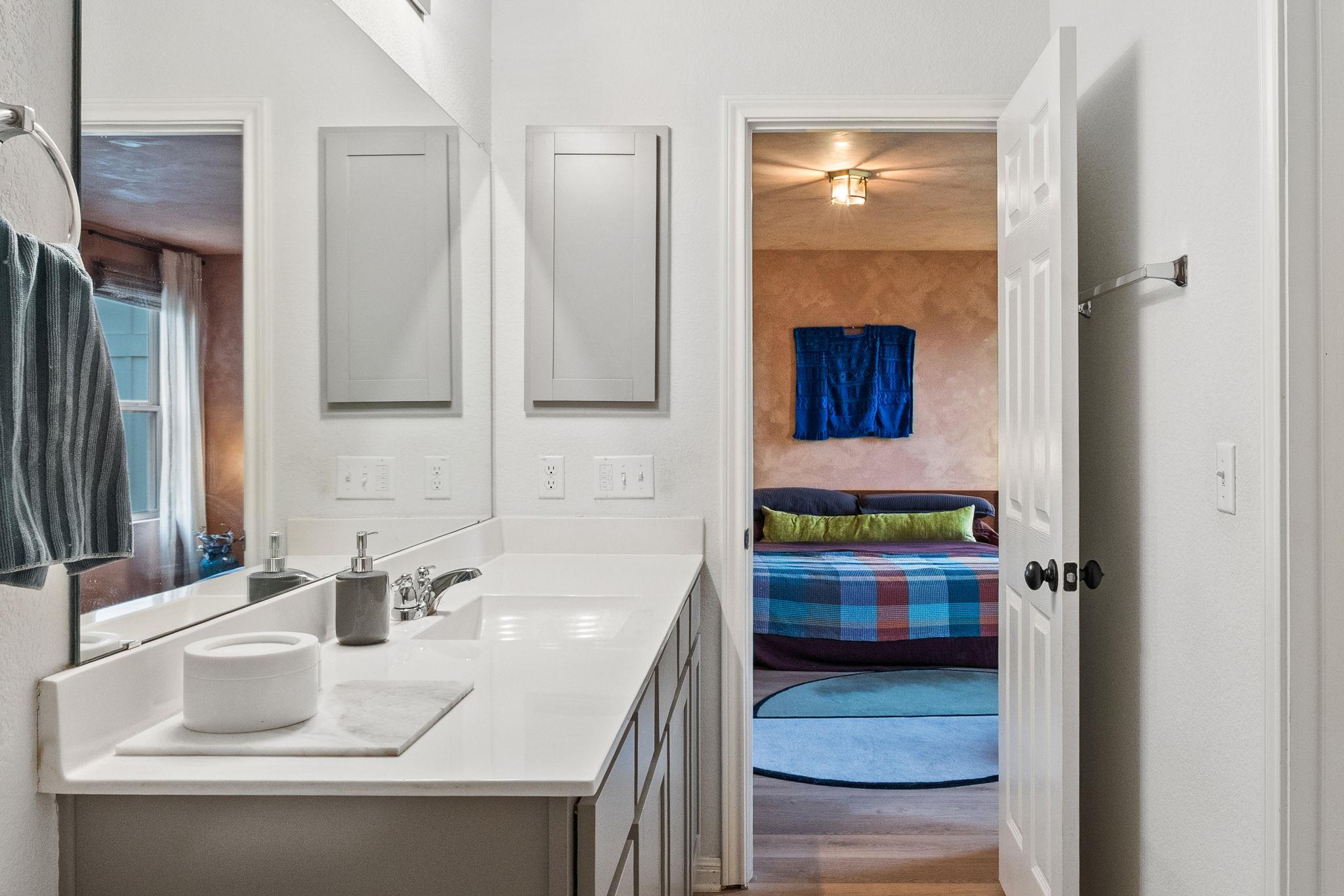 6703 Routenburn St, Austin, TX 78754