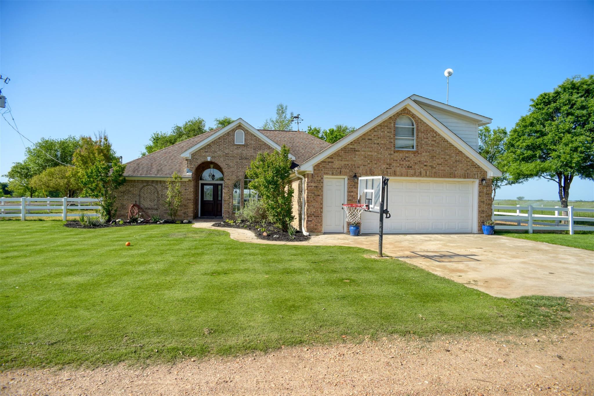 678 Ponderosa Rd, Bastrop, TX 78602