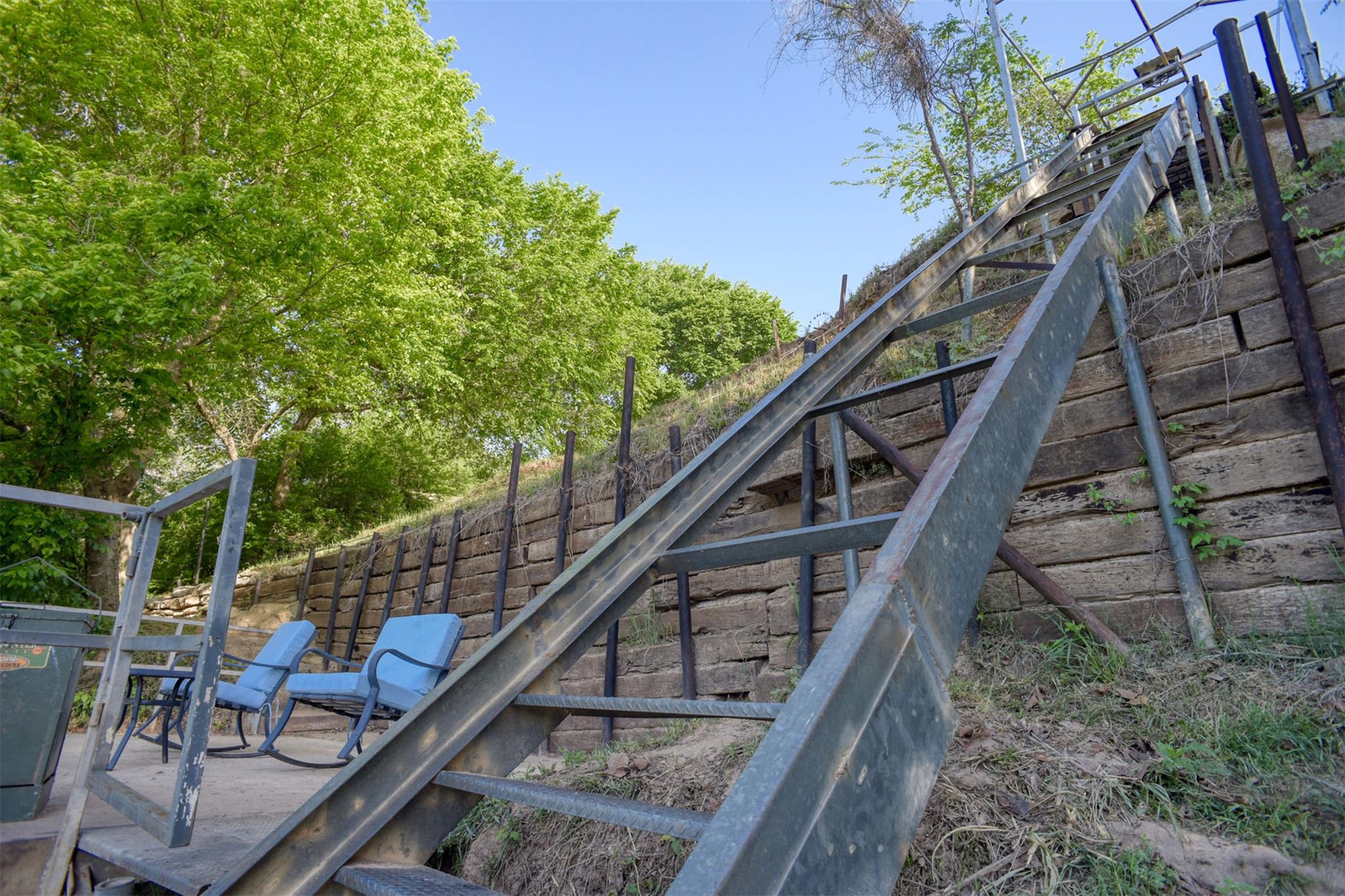 678 Ponderosa Rd, Bastrop, TX 78602