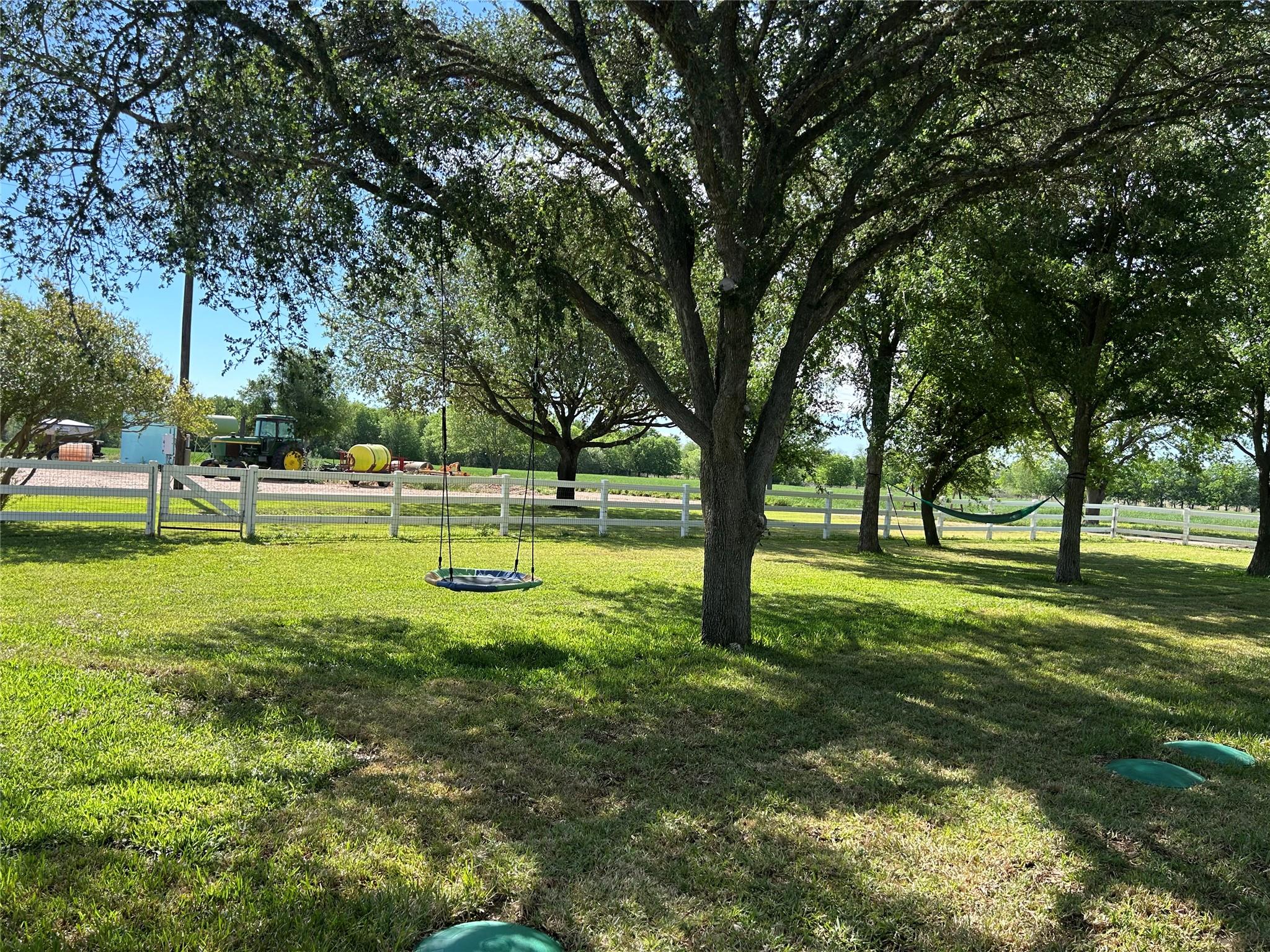 678 Ponderosa Rd, Bastrop, TX 78602