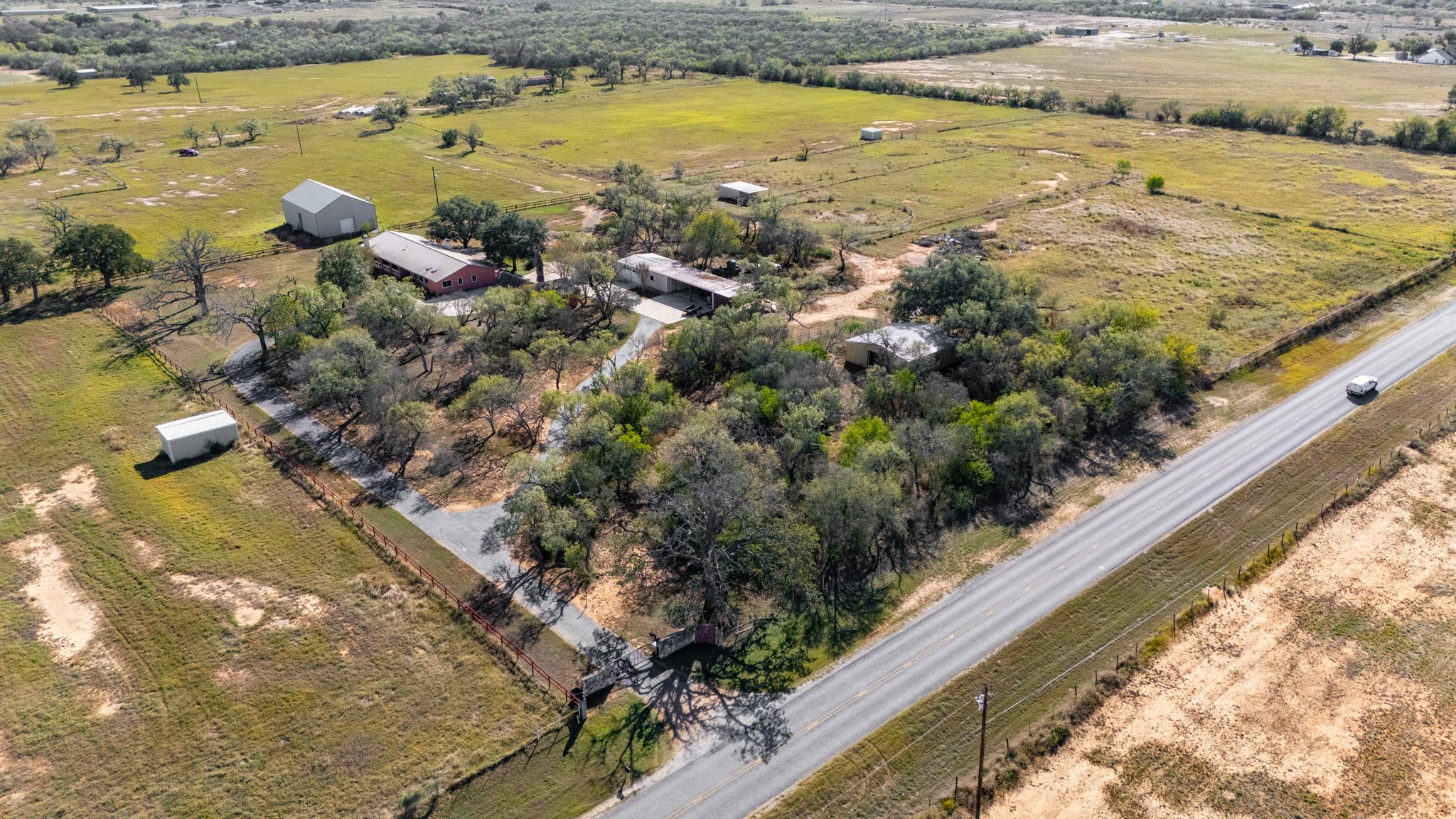 1211 Leissner School Rd, Seguin, TX 78155