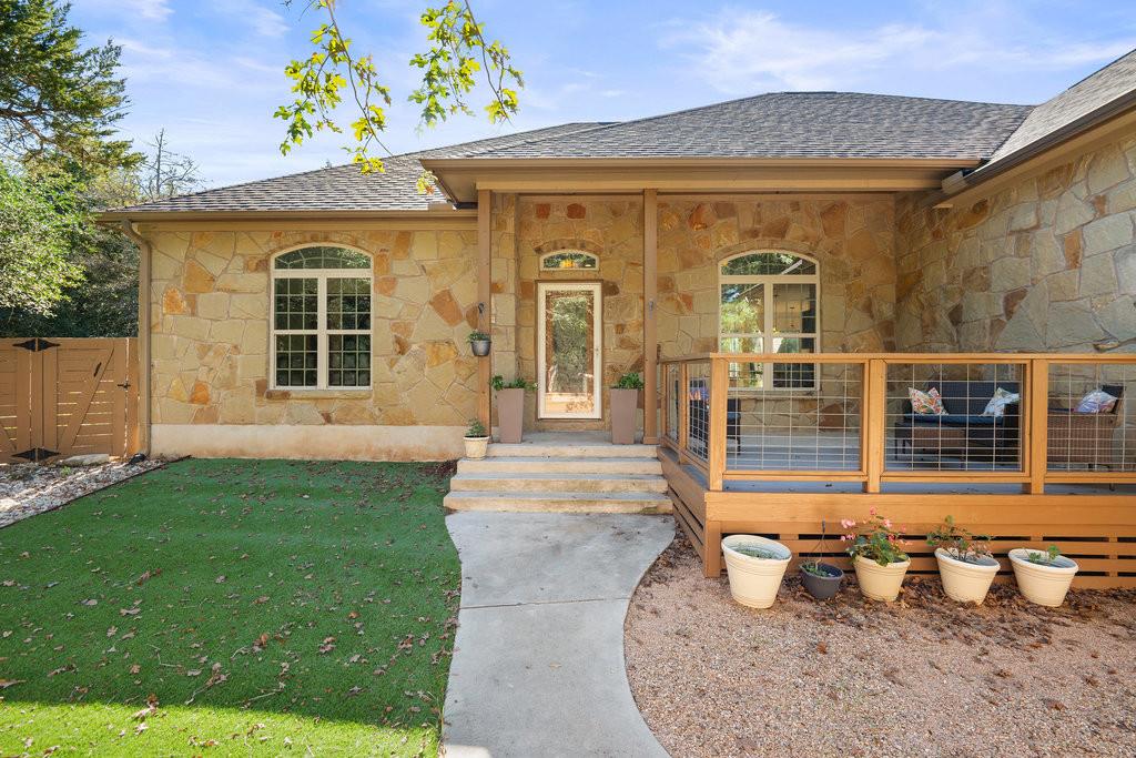 267 Corral Rd, Smithville, TX 78957