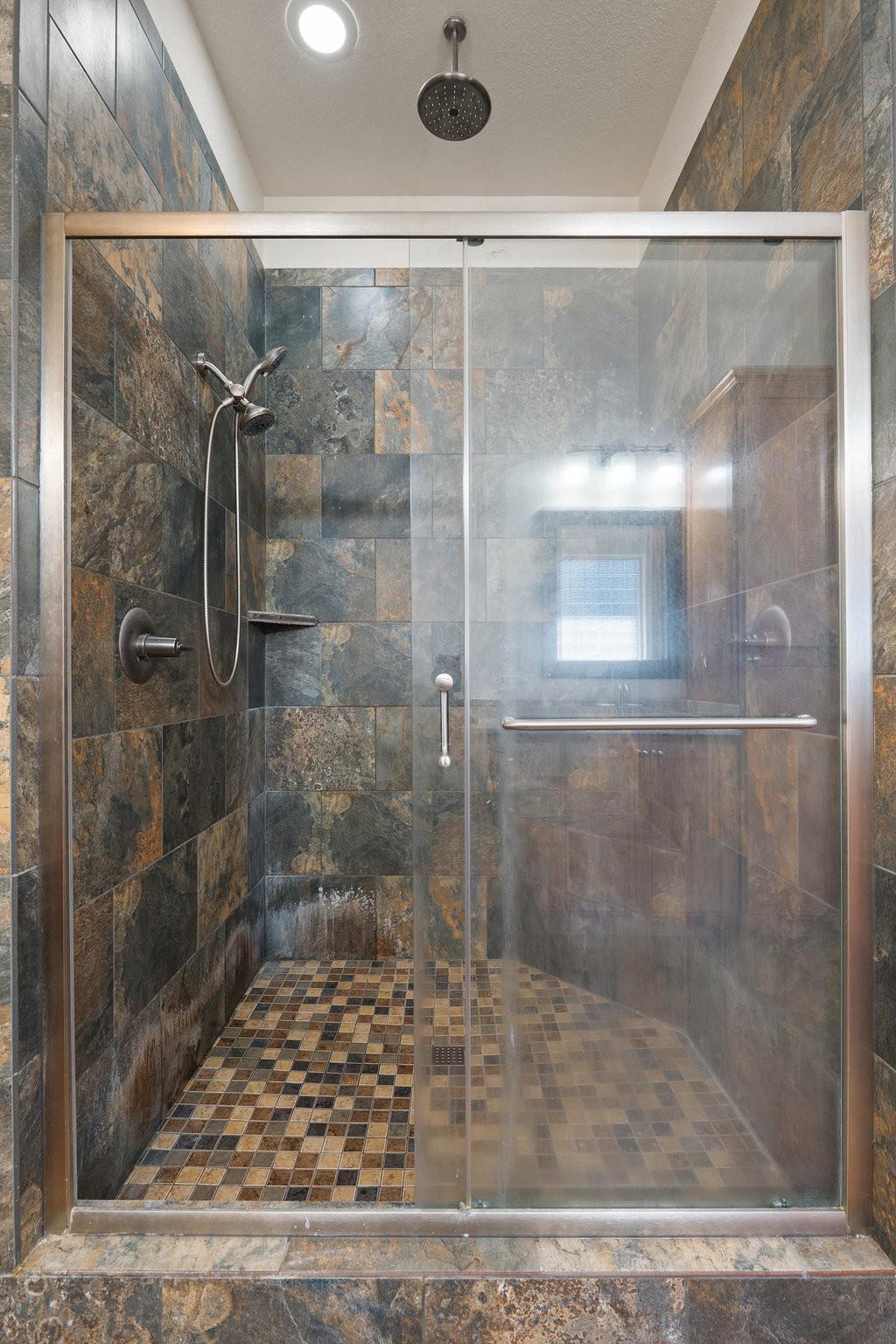 267 Corral Rd, Smithville, TX 78957