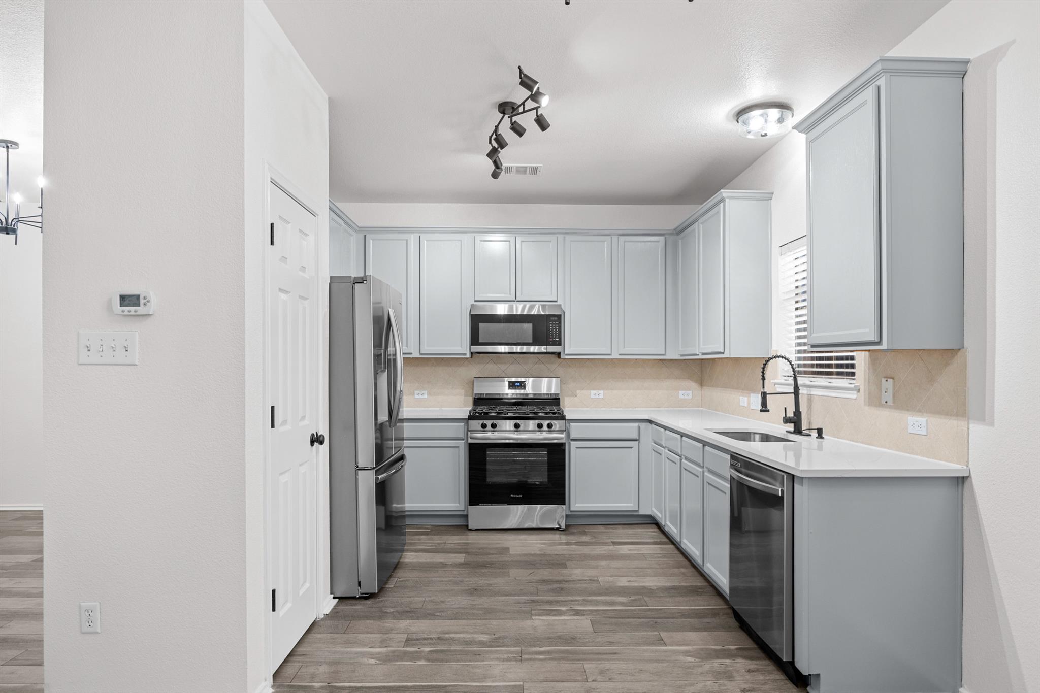 10208 Laredo Dr # 105, Austin, TX 78748