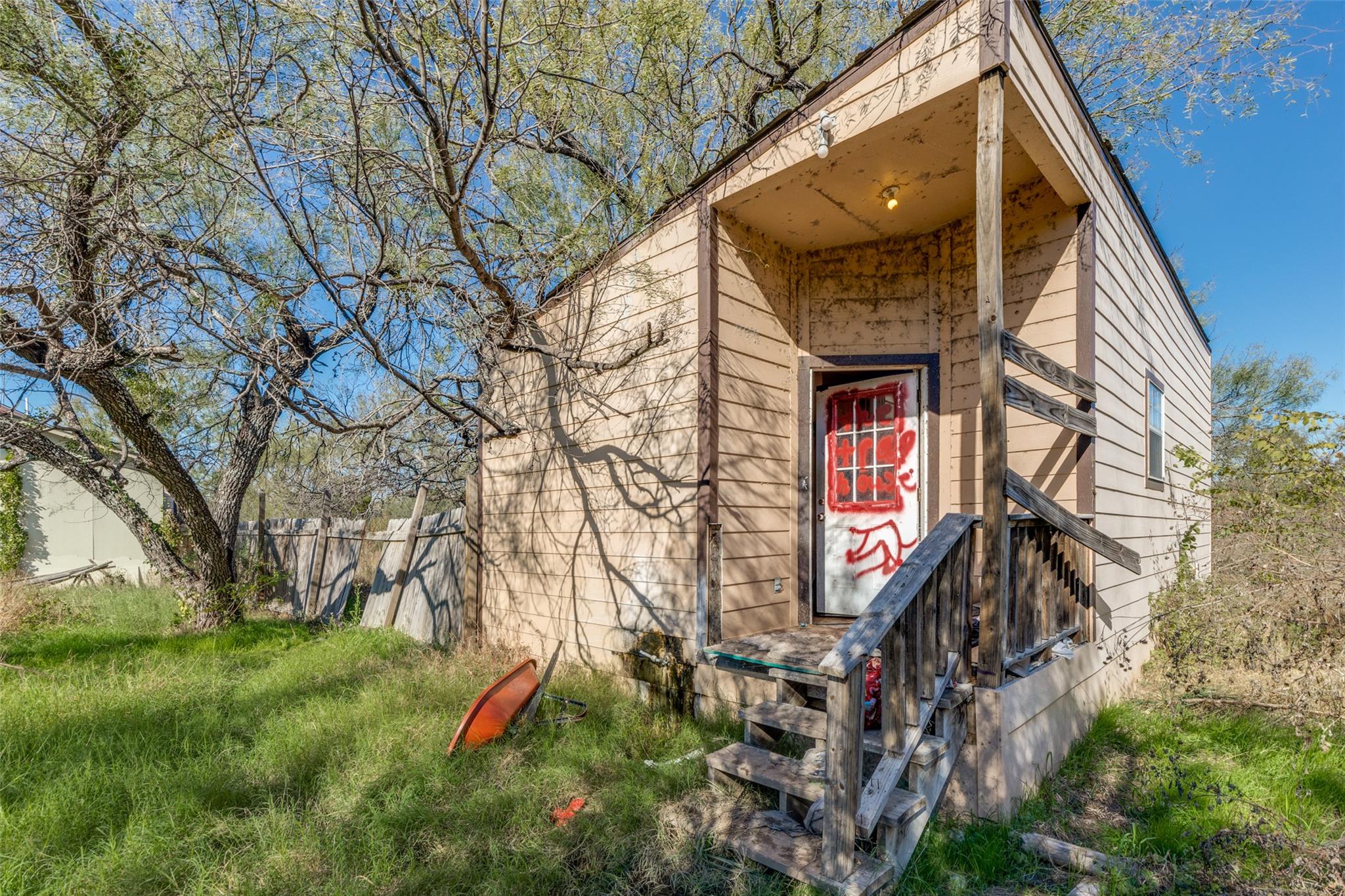 738 Tank Ln, Kingsland, TX 78639