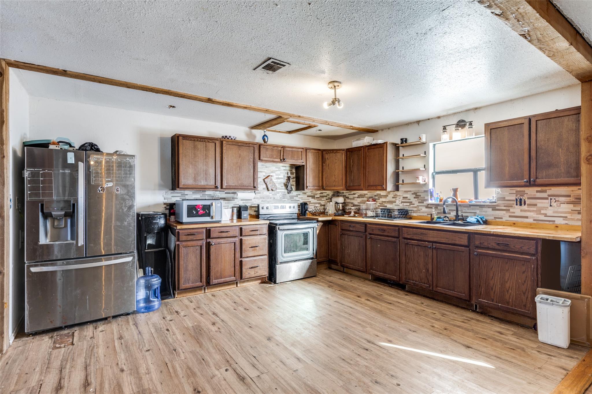 738 Tank Ln, Kingsland, TX 78639