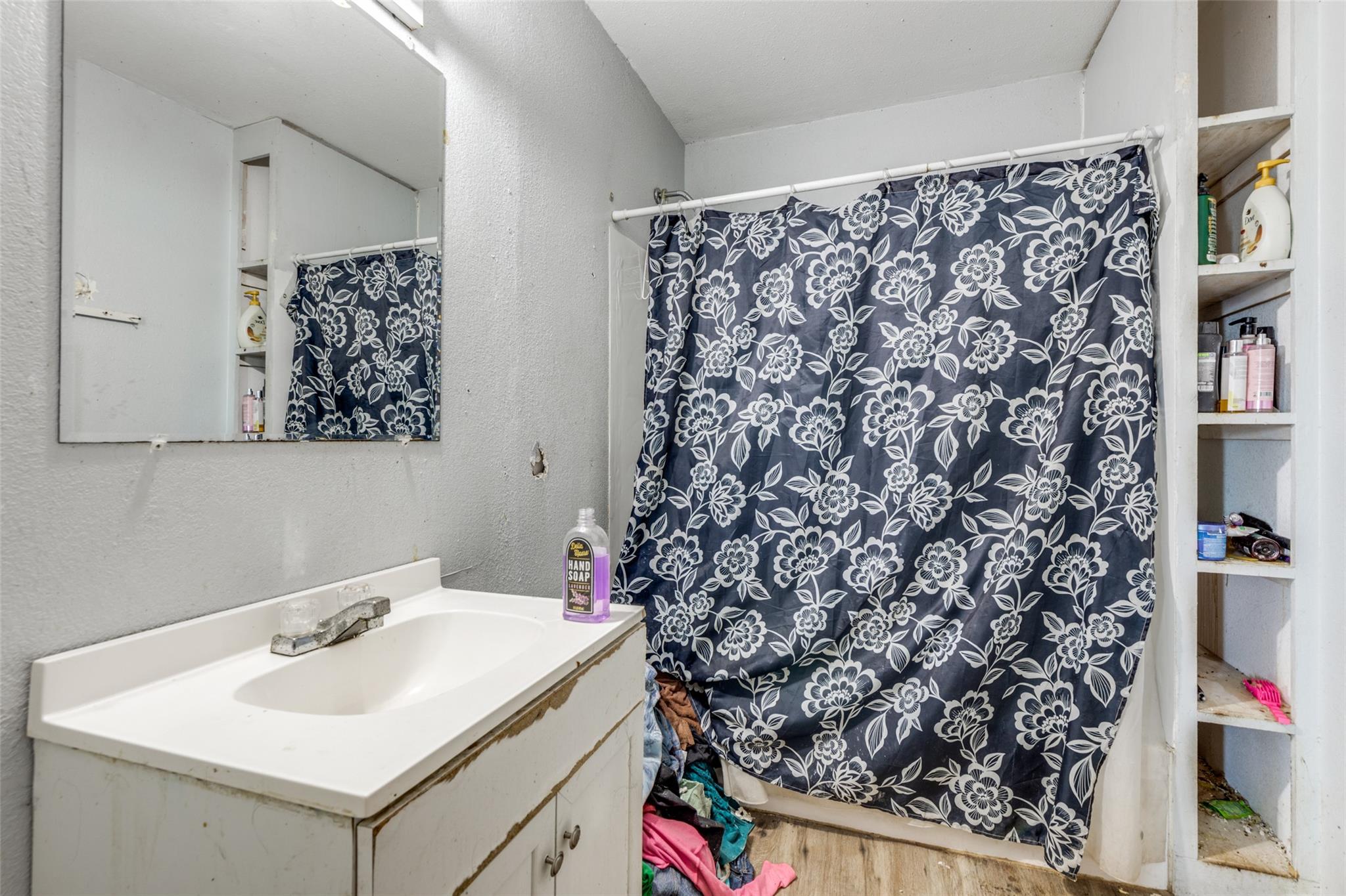 738 Tank Ln, Kingsland, TX 78639