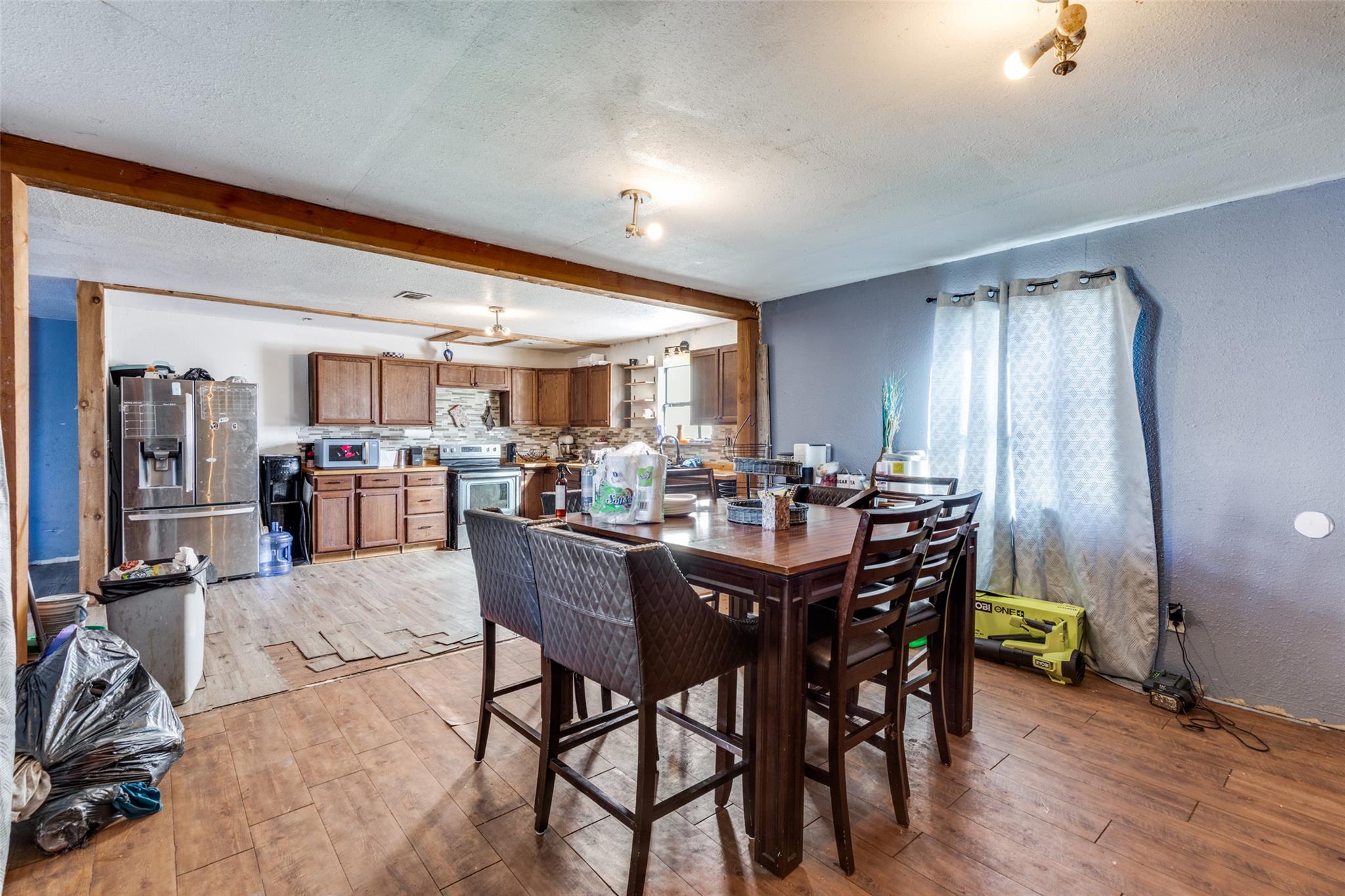 738 Tank Ln, Kingsland, TX 78639