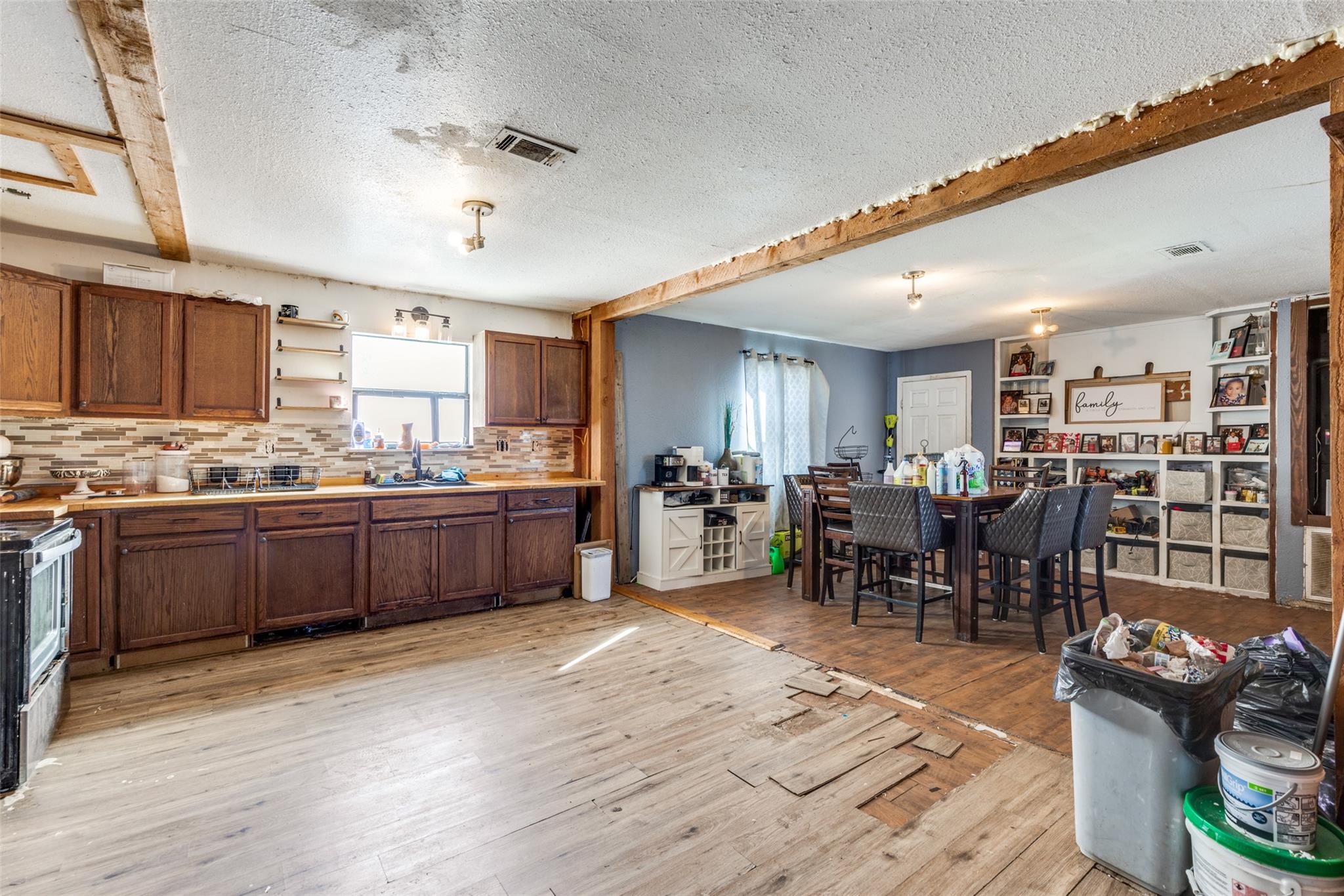 738 Tank Ln, Kingsland, TX 78639