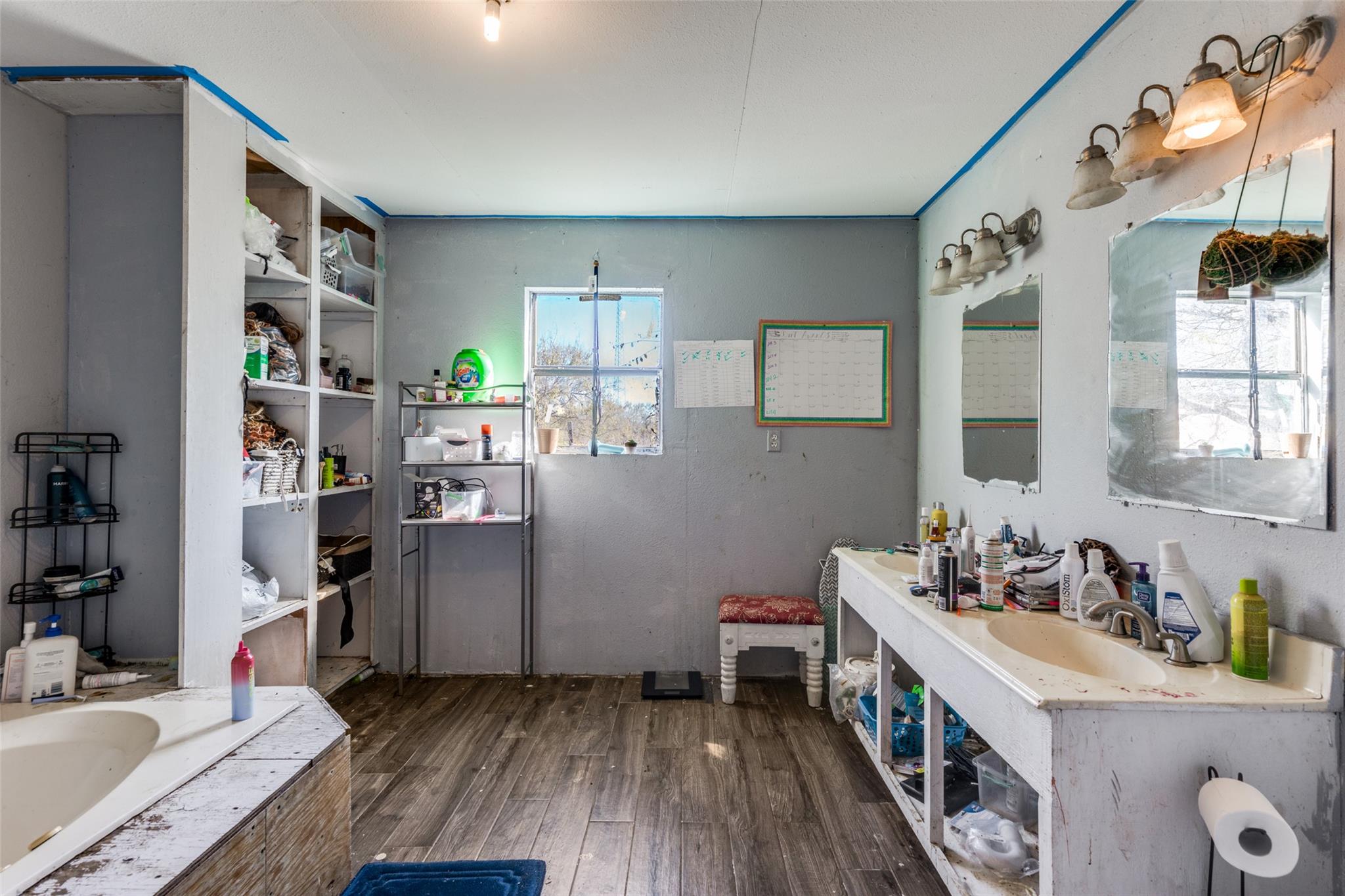 738 Tank Ln, Kingsland, TX 78639