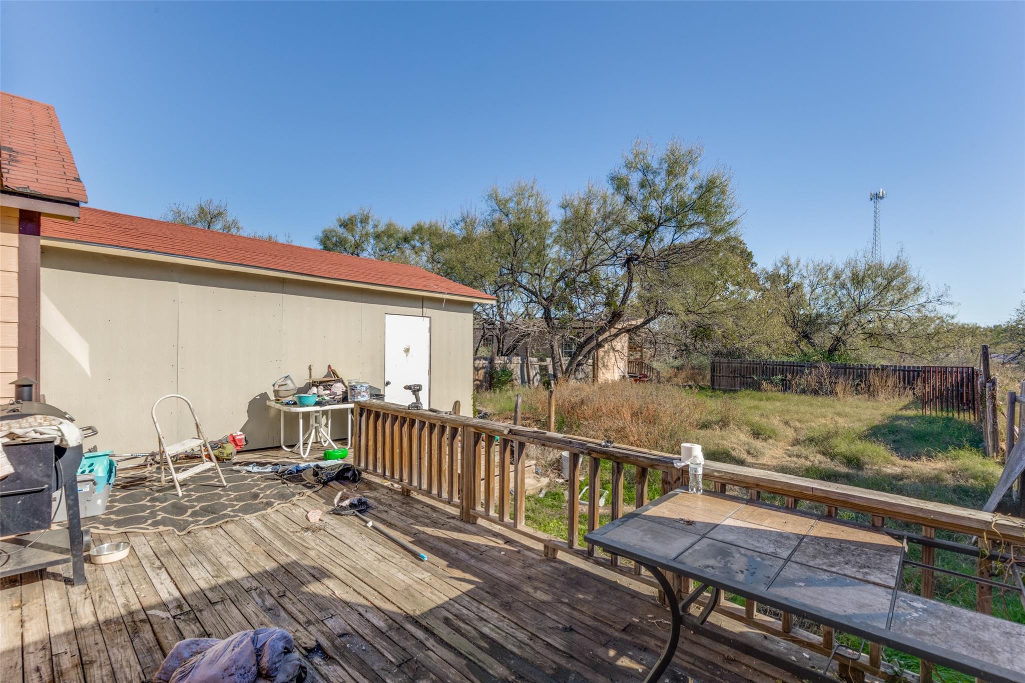 738 Tank Ln, Kingsland, TX 78639