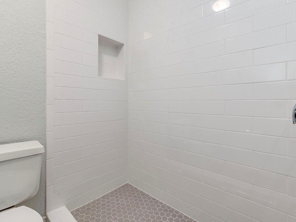 2124 Burton Dr # 150, Austin, TX 78741