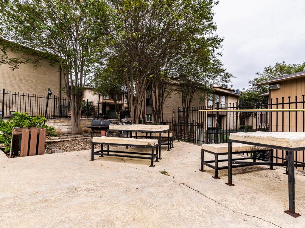 2124 Burton Dr # 150, Austin, TX 78741