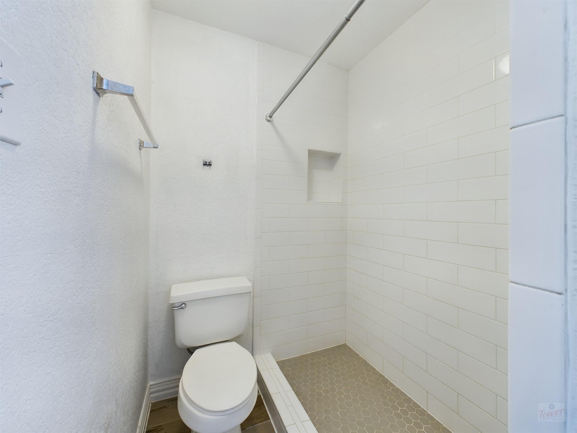 2124 Burton Dr # 150, Austin, TX 78741