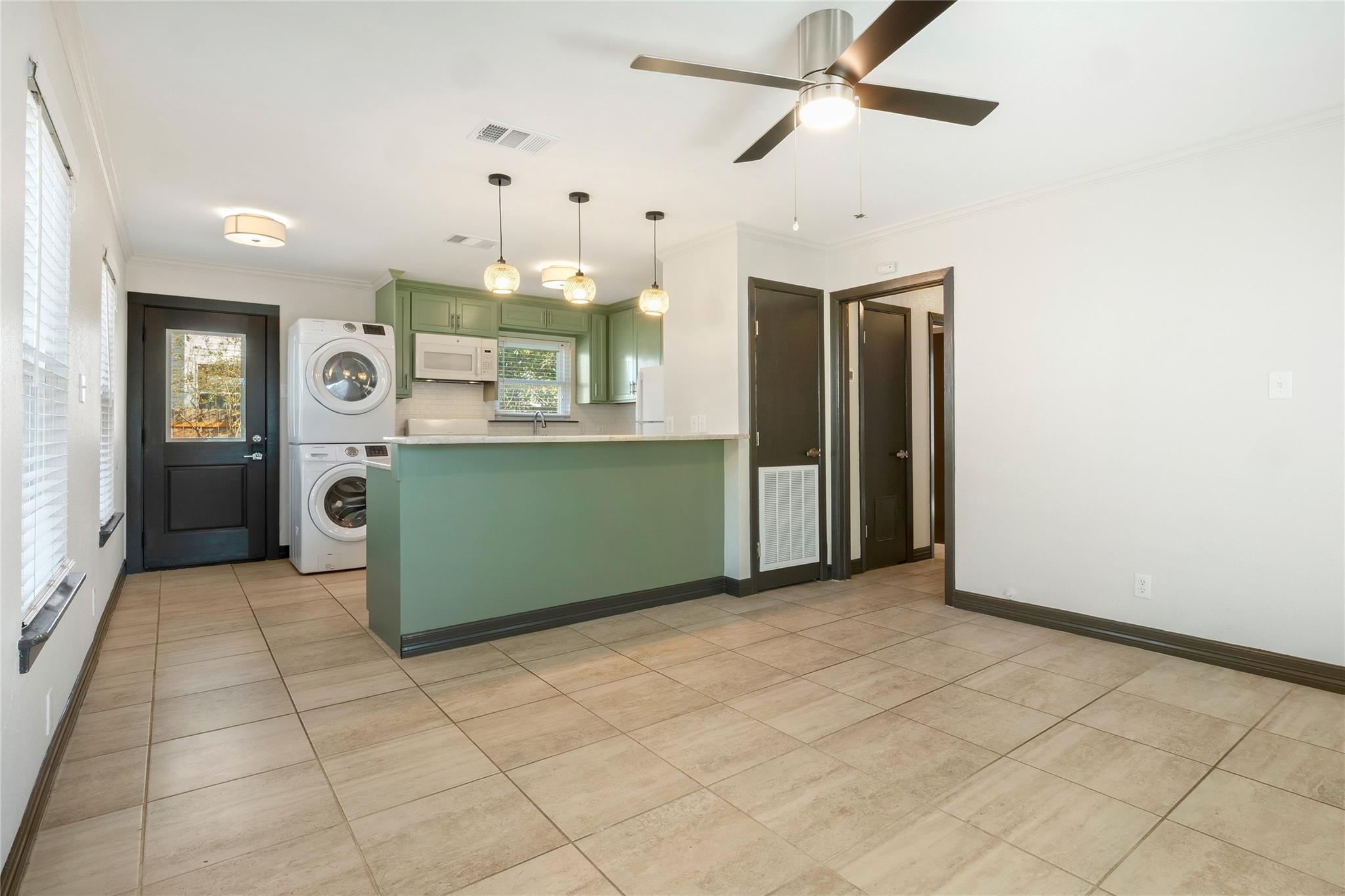 904 Plateau CIR # A, Austin, TX 78745