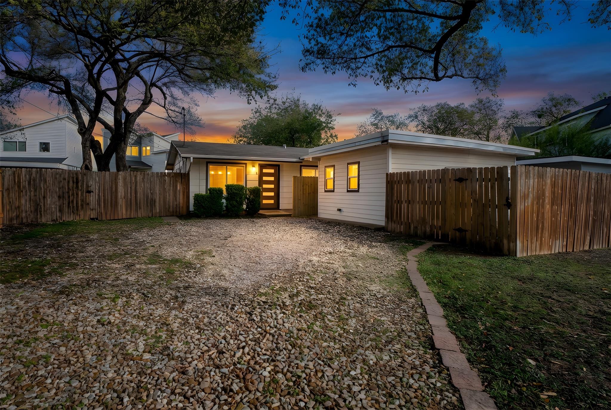 904 Plateau CIR # A, Austin, TX 78745